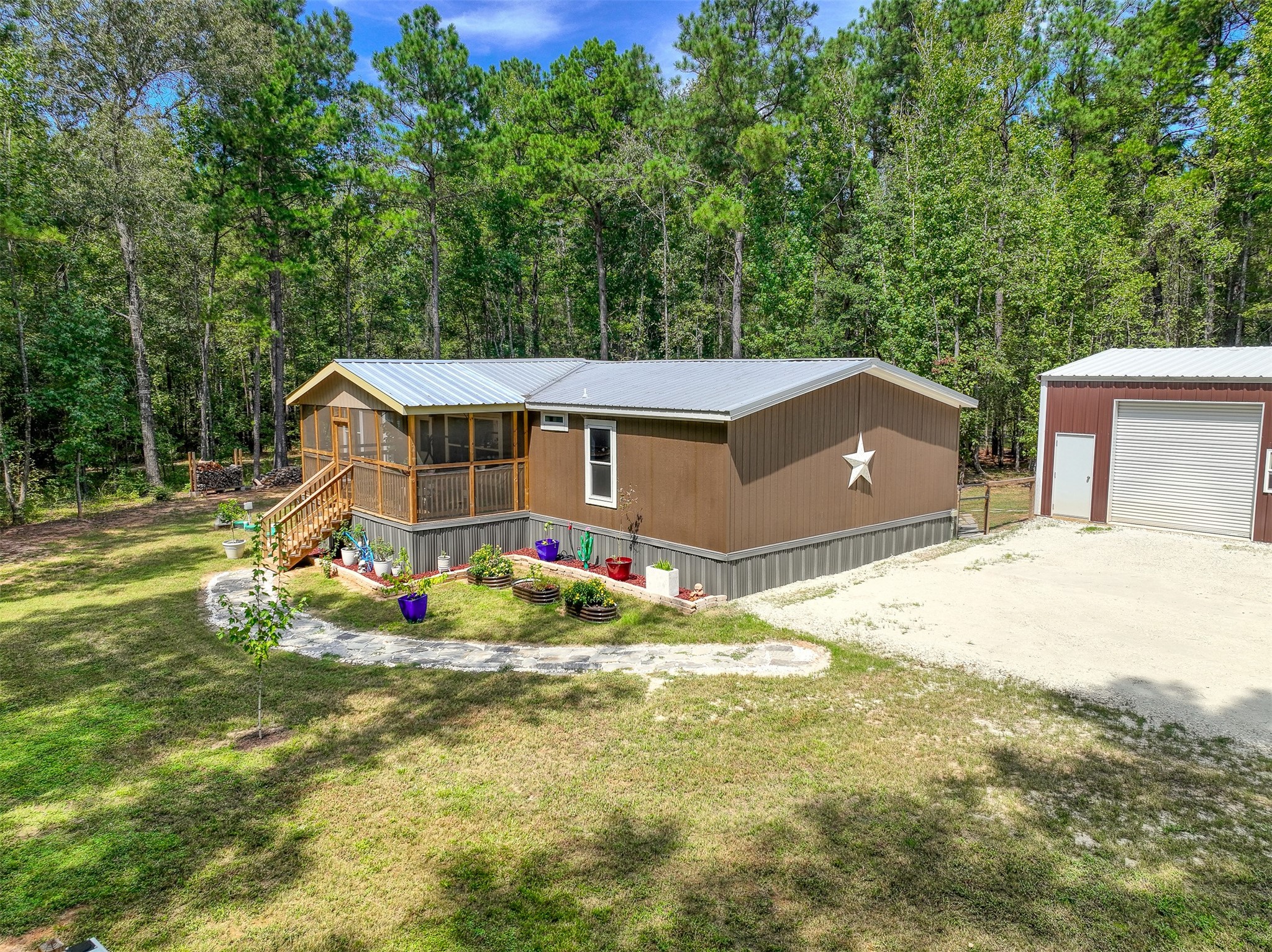 525 County Road 1170 Property Photo 4