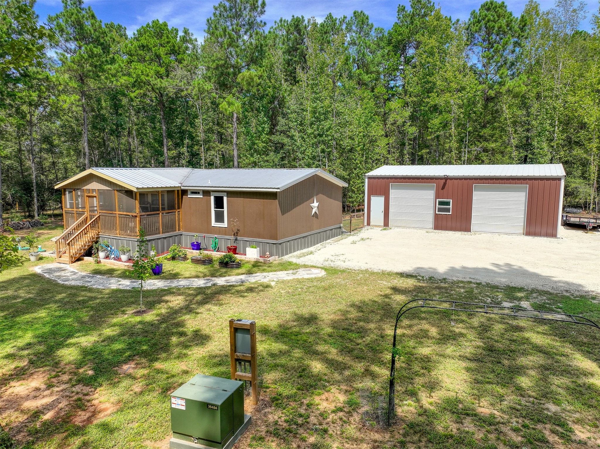 525 County Road 1170 Property Photo 5
