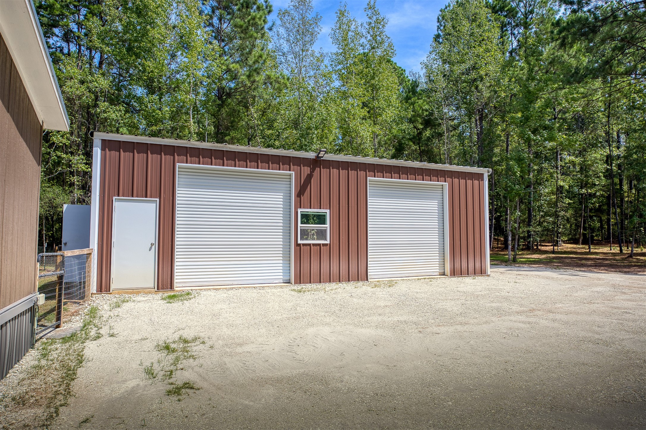 525 County Road 1170 Property Photo 16