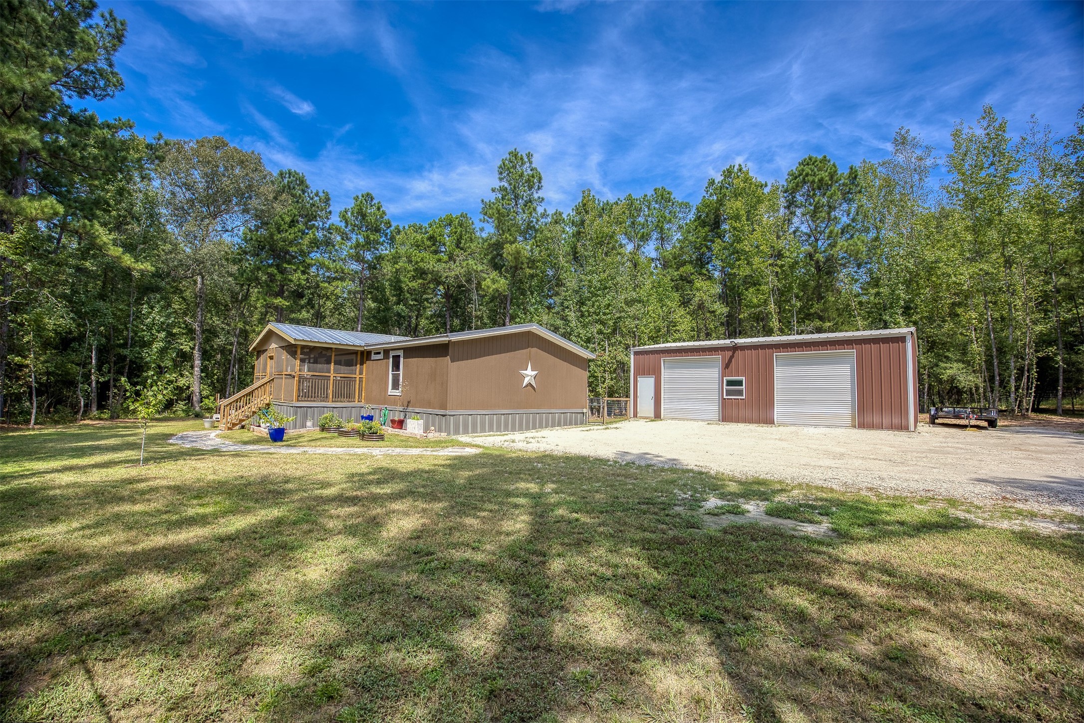 525 County Road 1170 Property Photo 24