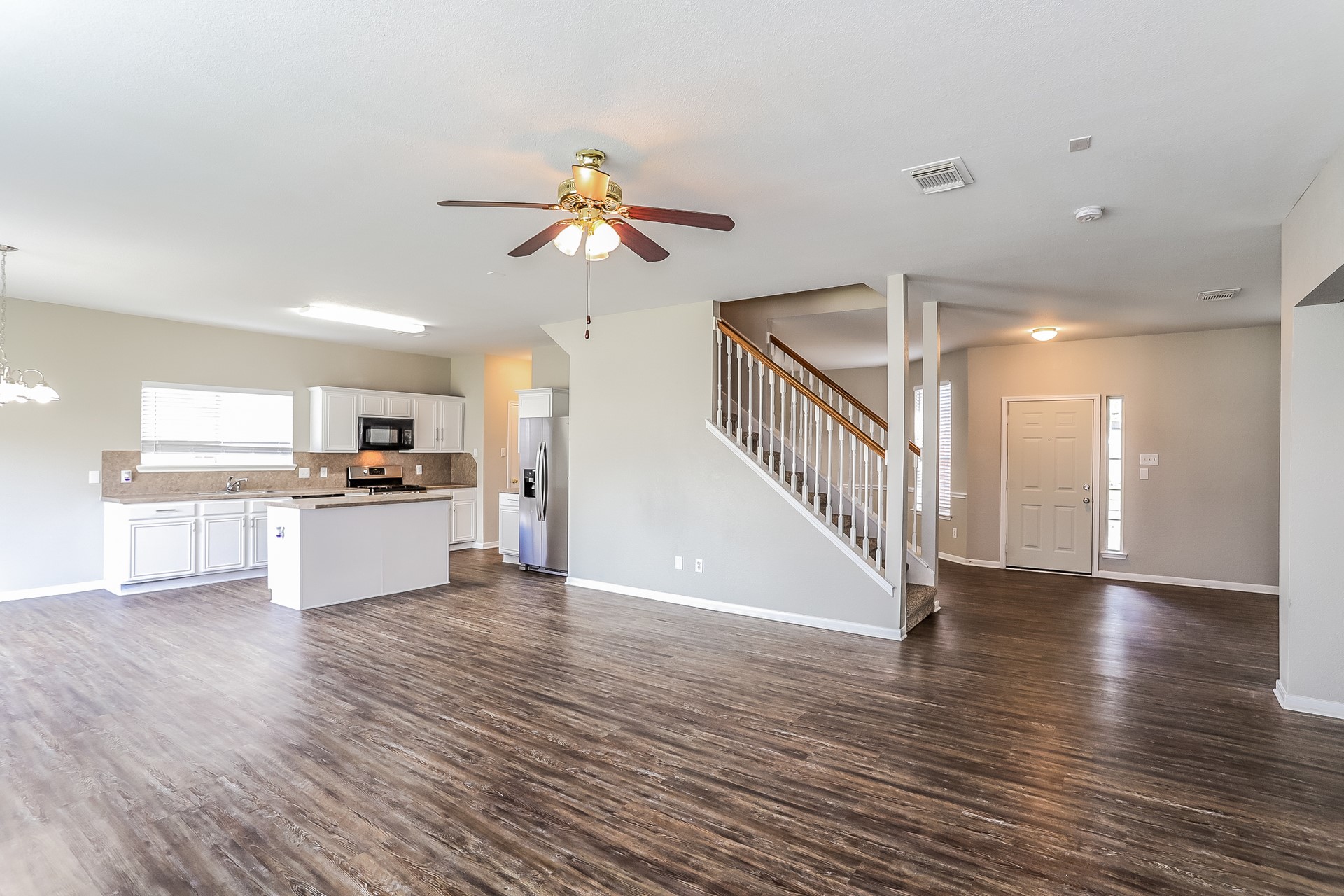 16318 Autumn Leigh Drive Property Photo 3