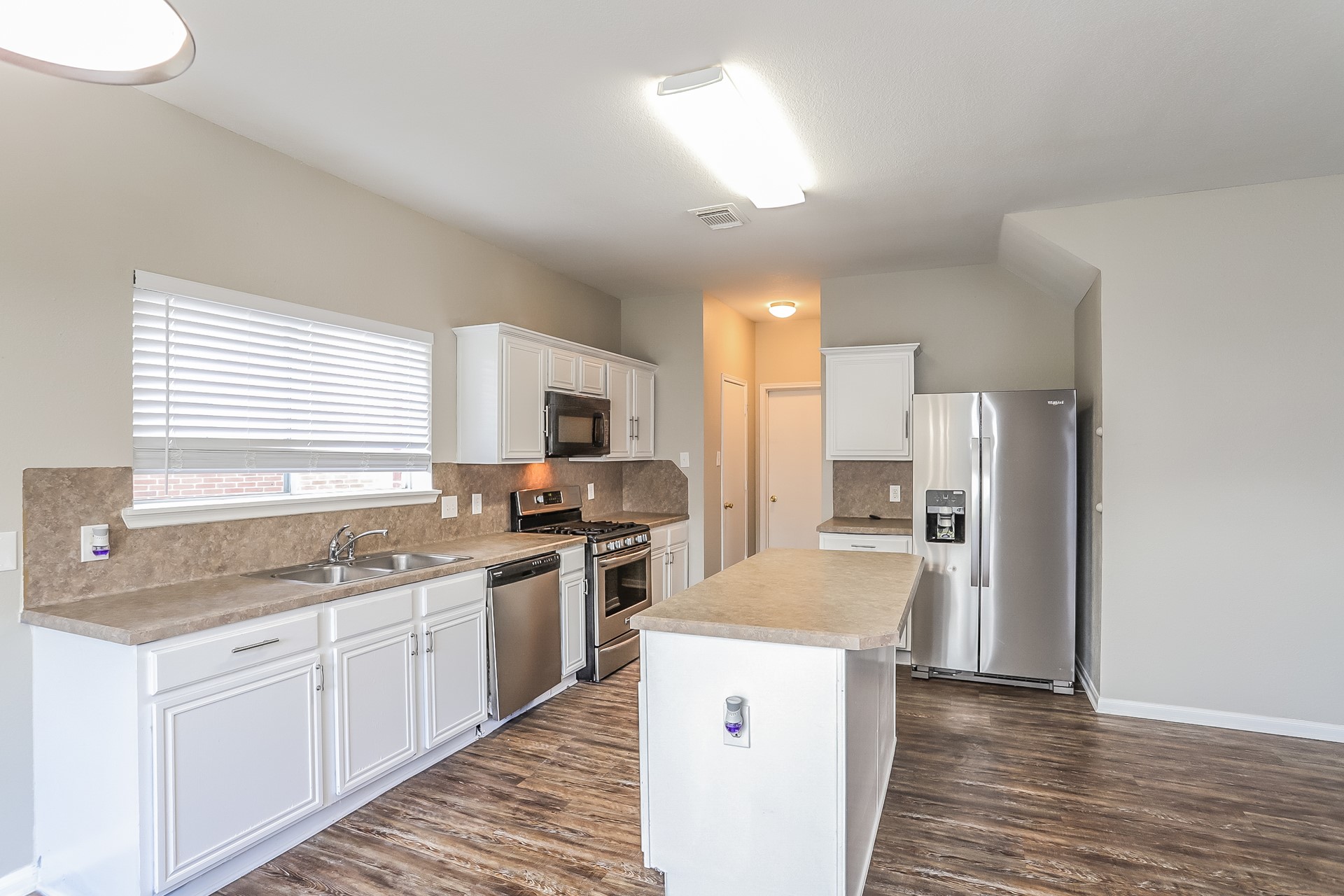 16318 Autumn Leigh Drive Property Photo 6
