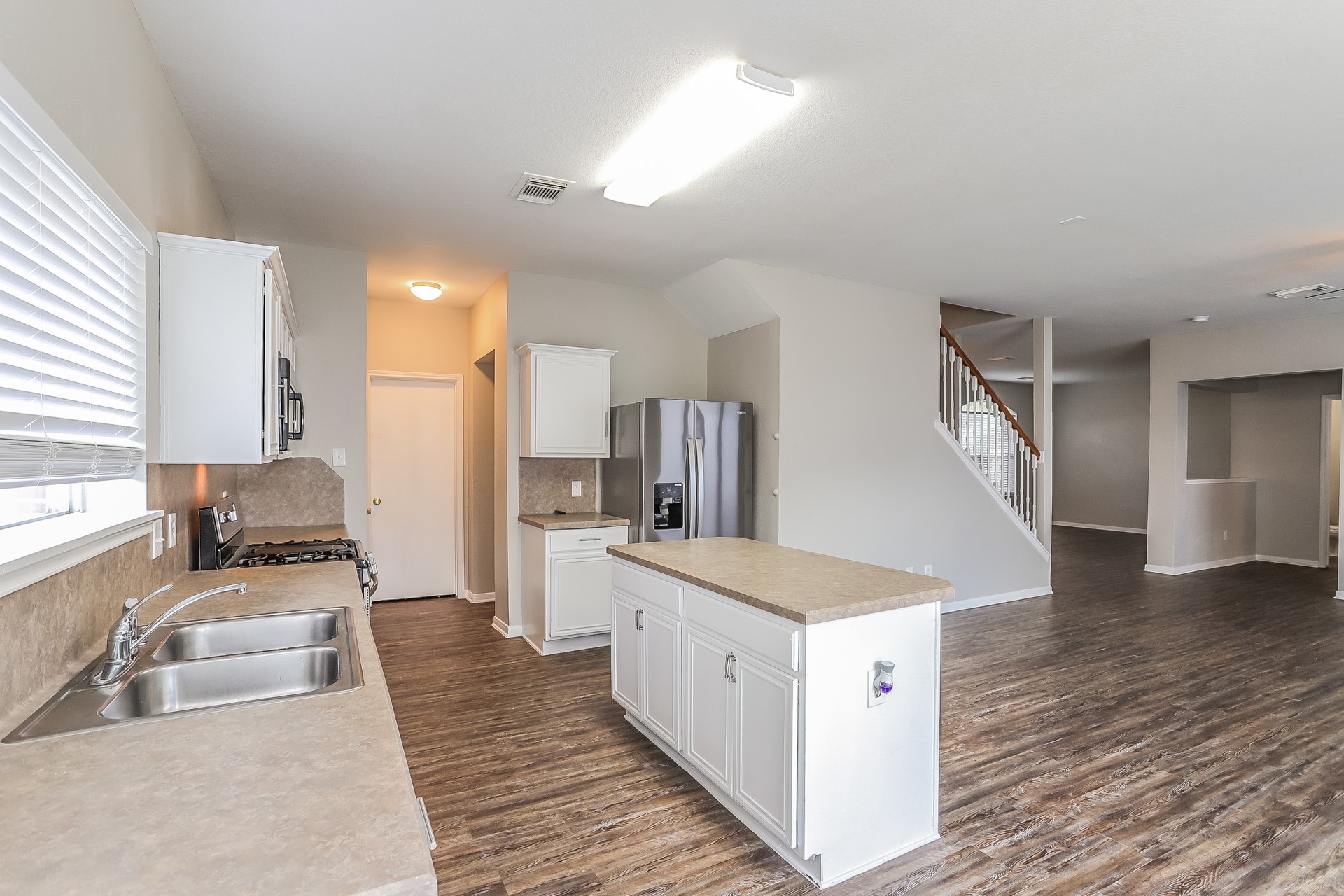 16318 Autumn Leigh Drive Property Photo 7