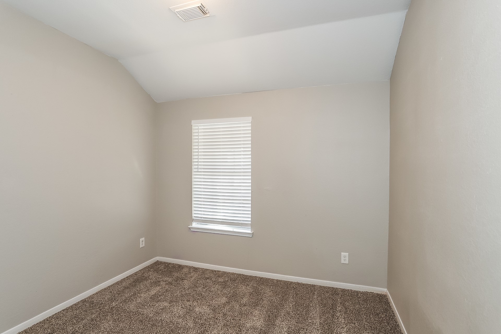 16318 Autumn Leigh Drive Property Photo 10