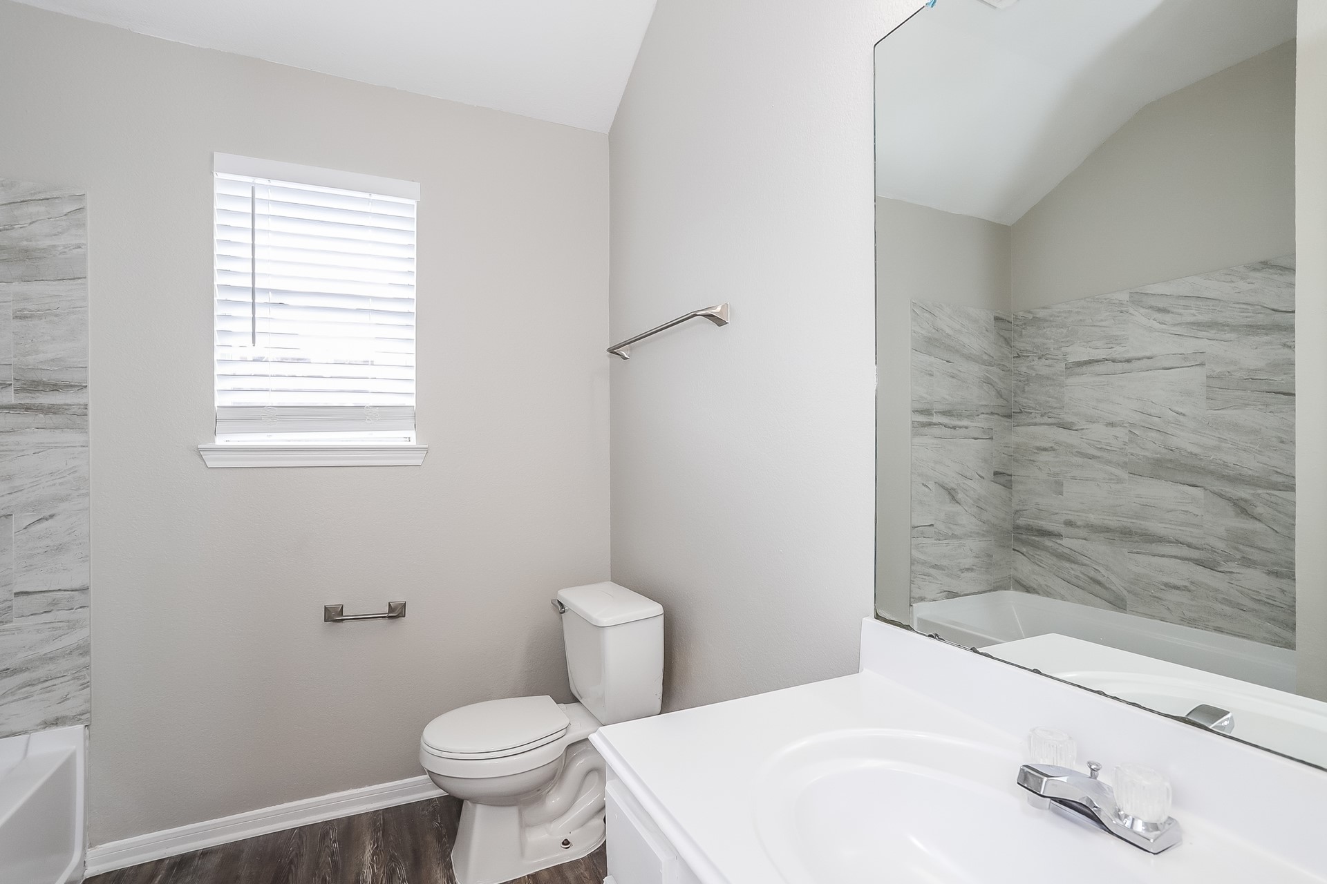 16318 Autumn Leigh Drive Property Photo 14