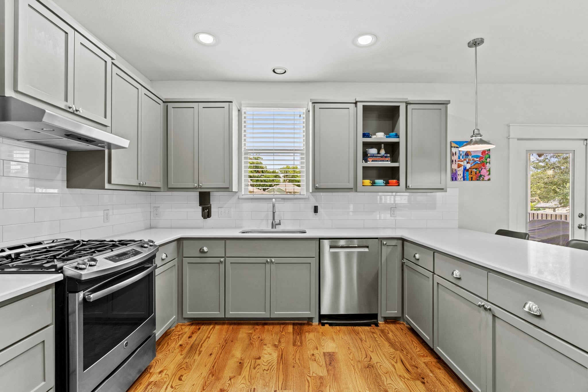3402 Delhi Street Property Photo 4