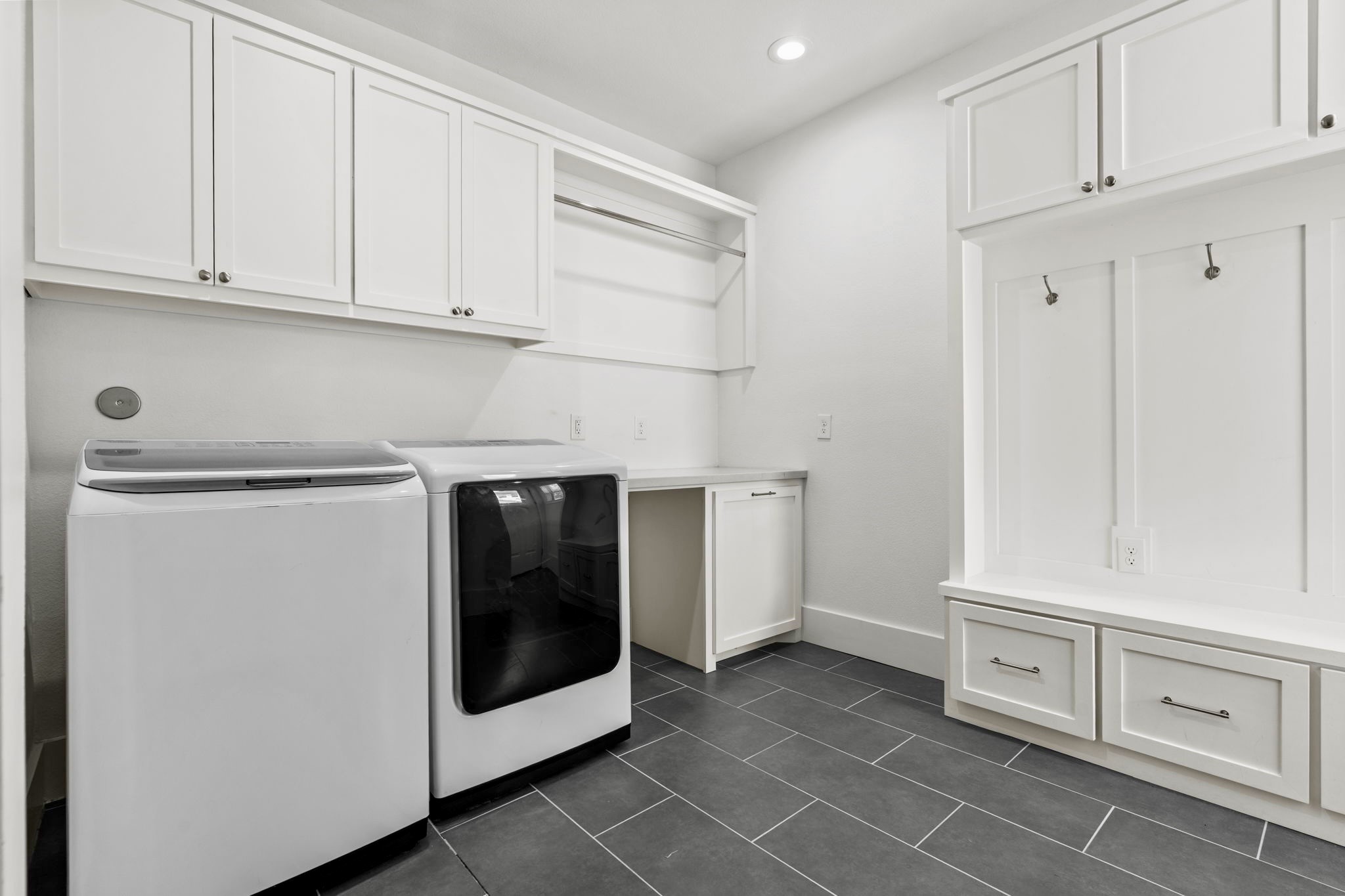 3402 Delhi Street Property Photo 11