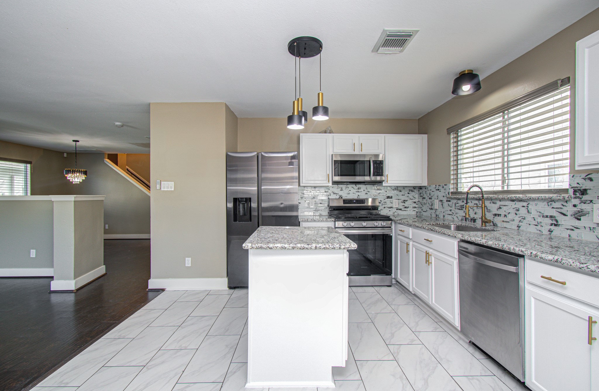 19407 Wann Park Drive Property Photo 4