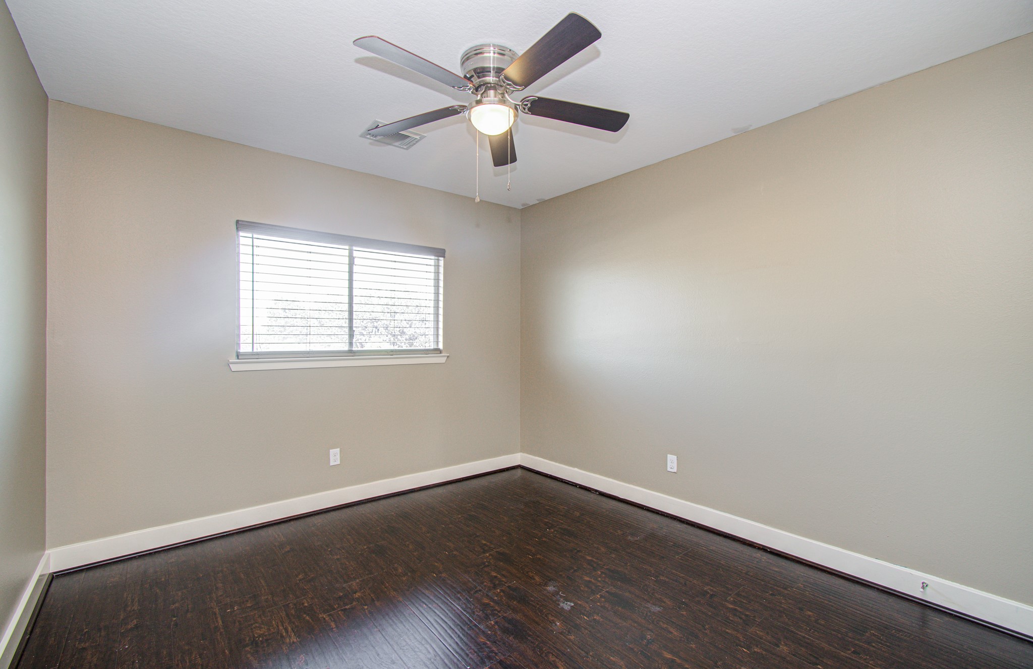 19407 Wann Park Drive Property Photo 6