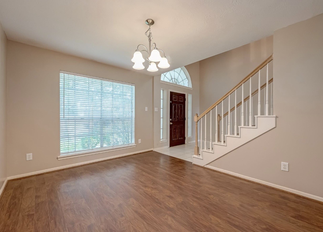 4914 Jaymar Drive Property Photo 6