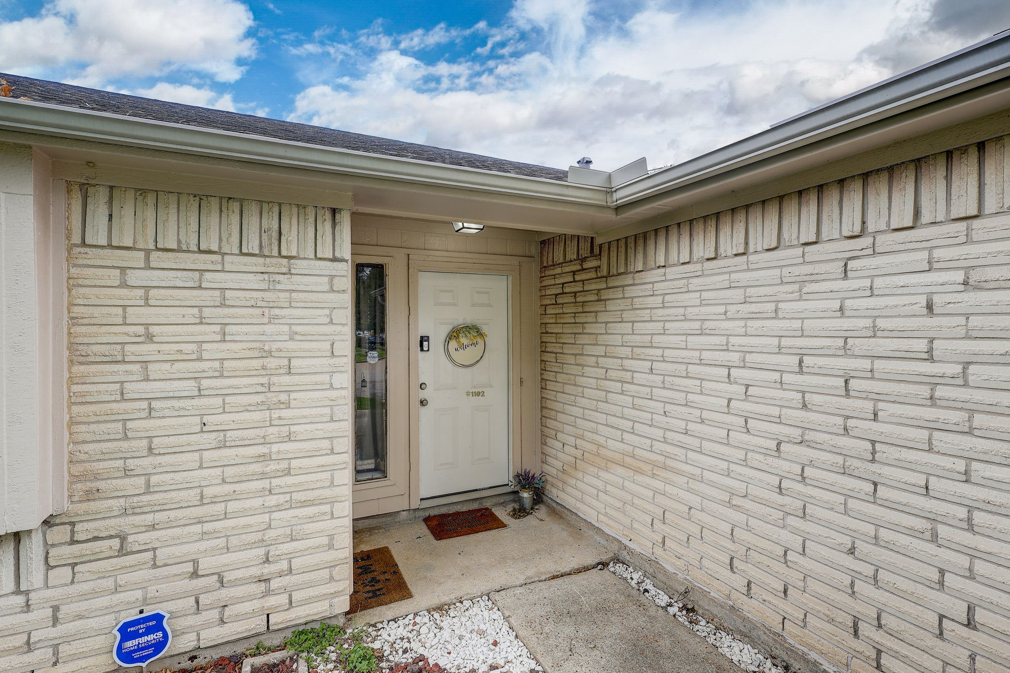 1102 Pecan Glen Drive Property Photo 4