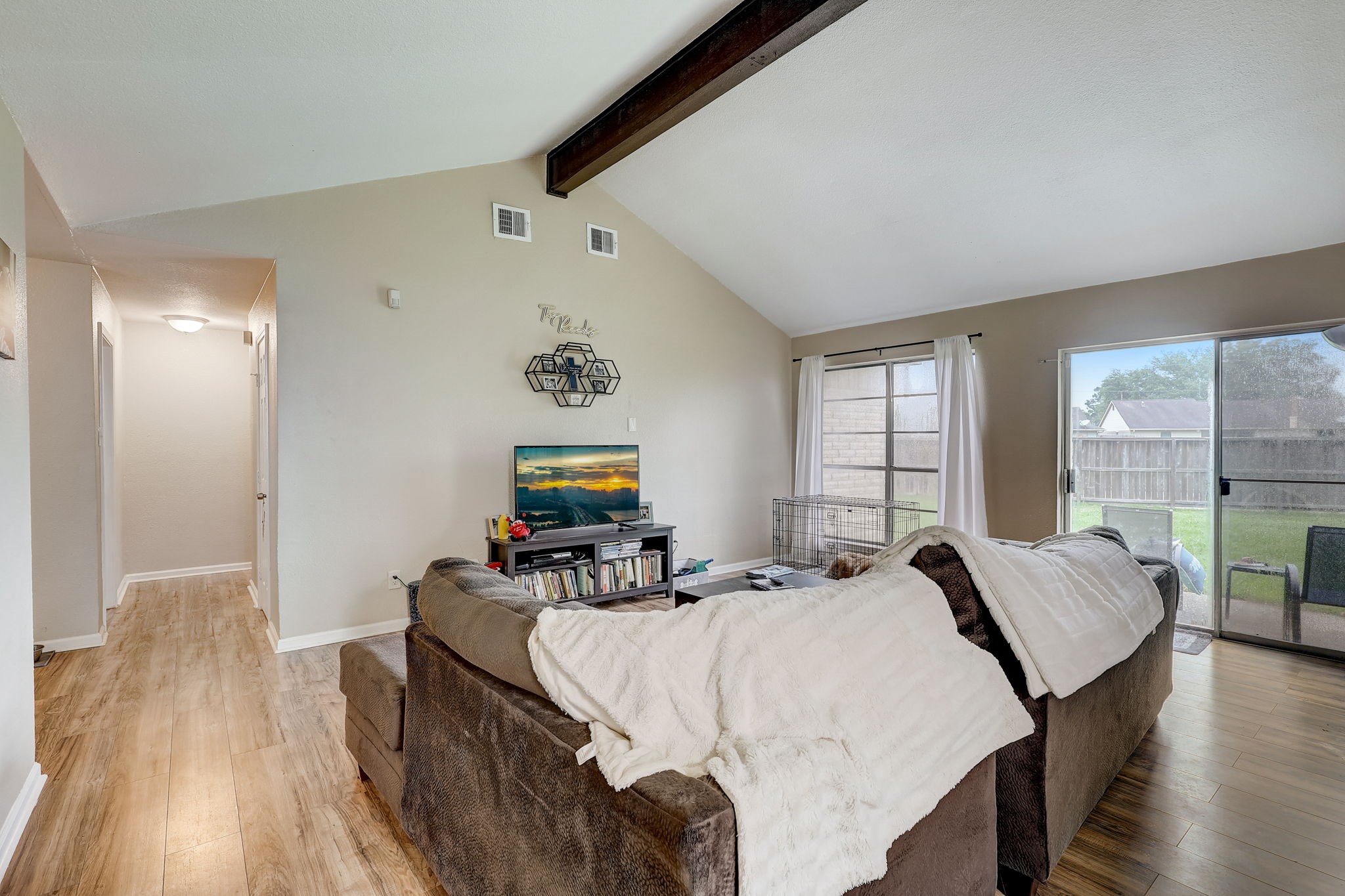 1102 Pecan Glen Drive Property Photo 6