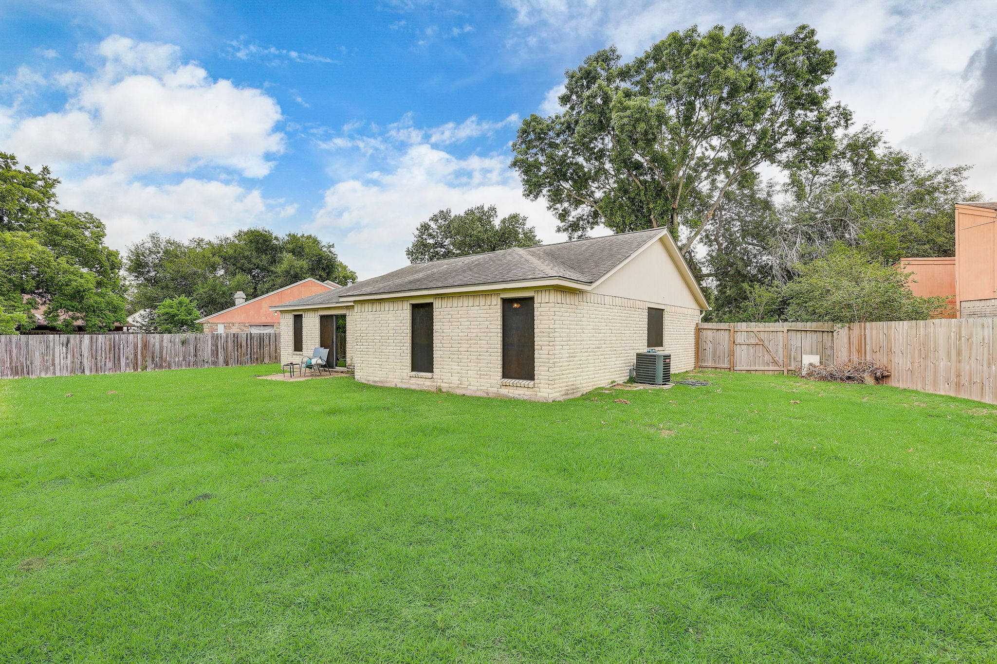 1102 Pecan Glen Drive Property Photo 25