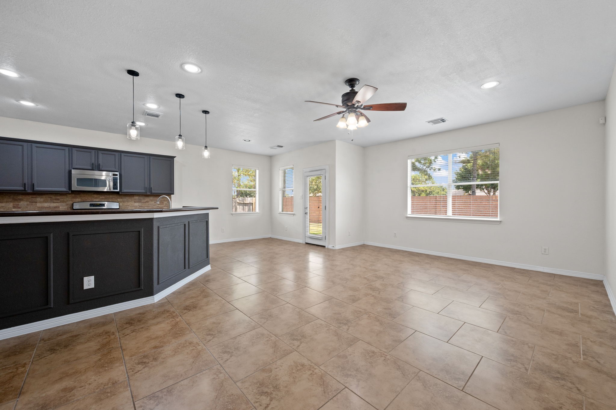 2909 Castleton Bay Lane Property Photo 12