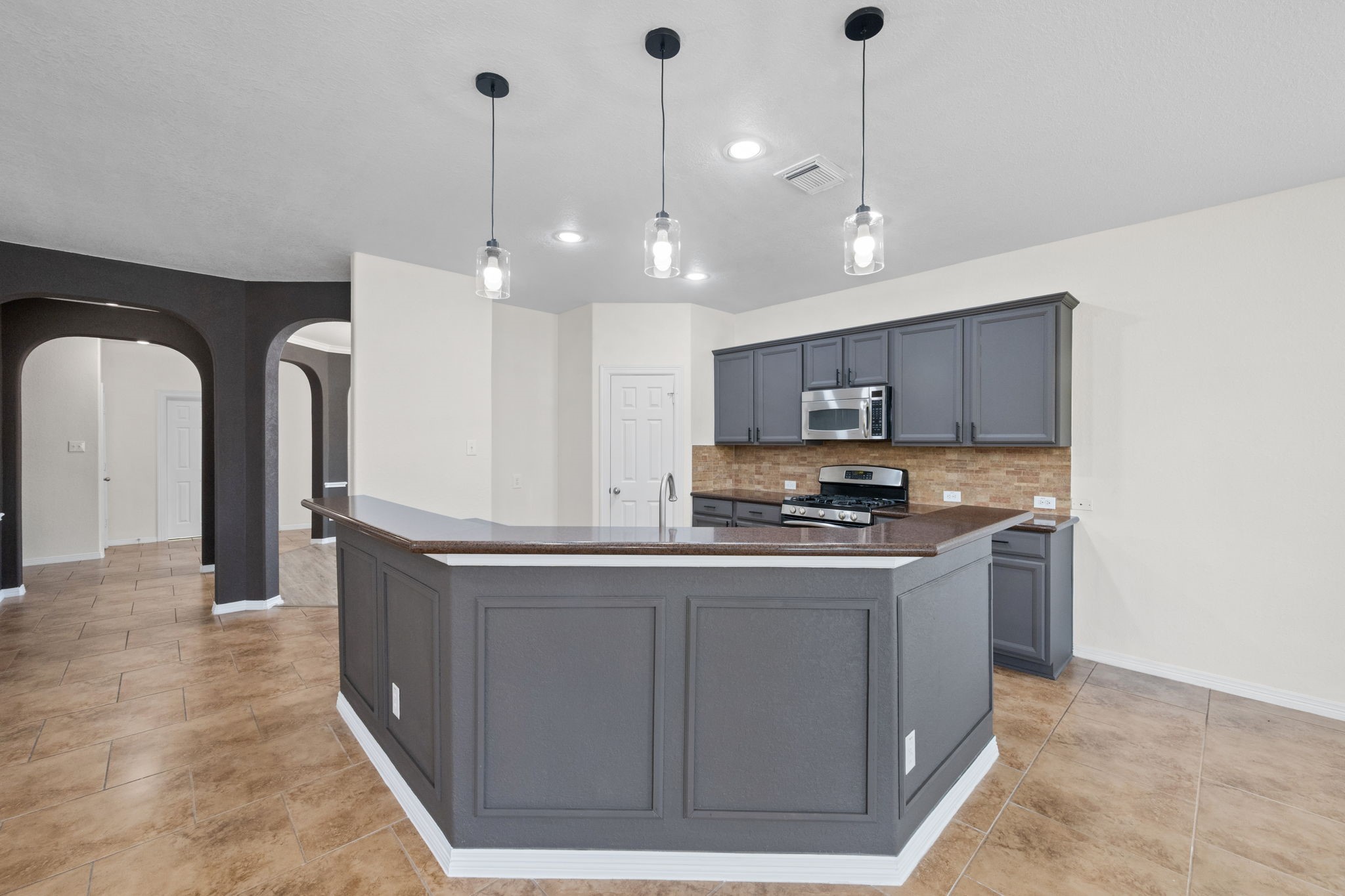 2909 Castleton Bay Lane Property Photo 13
