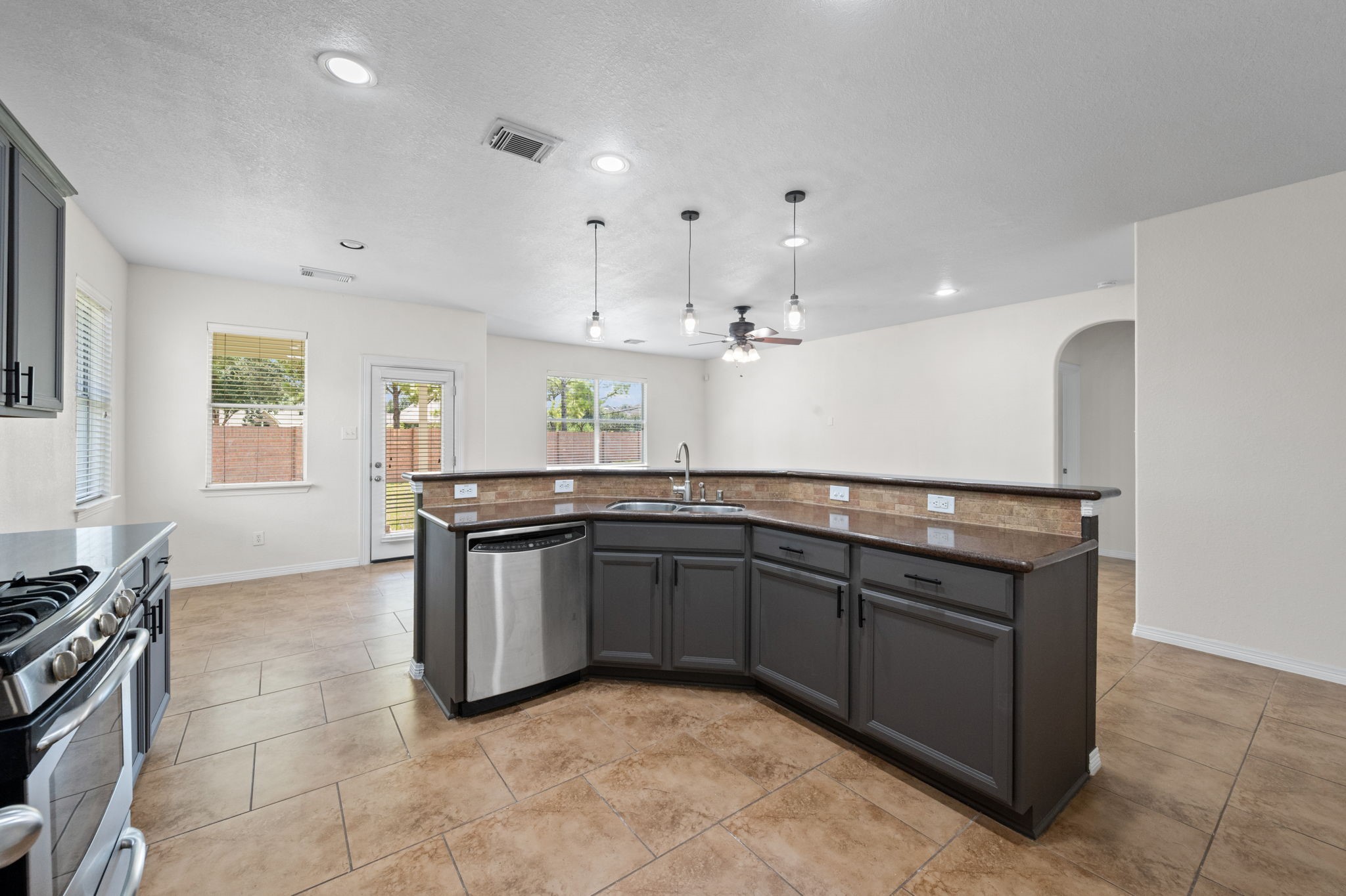 2909 Castleton Bay Lane Property Photo 16
