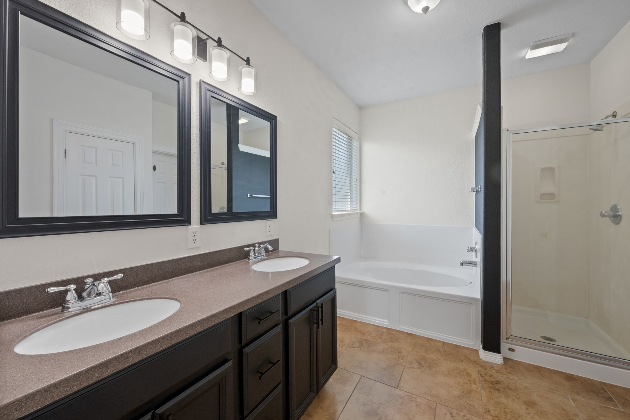 2909 Castleton Bay Lane Property Photo 19
