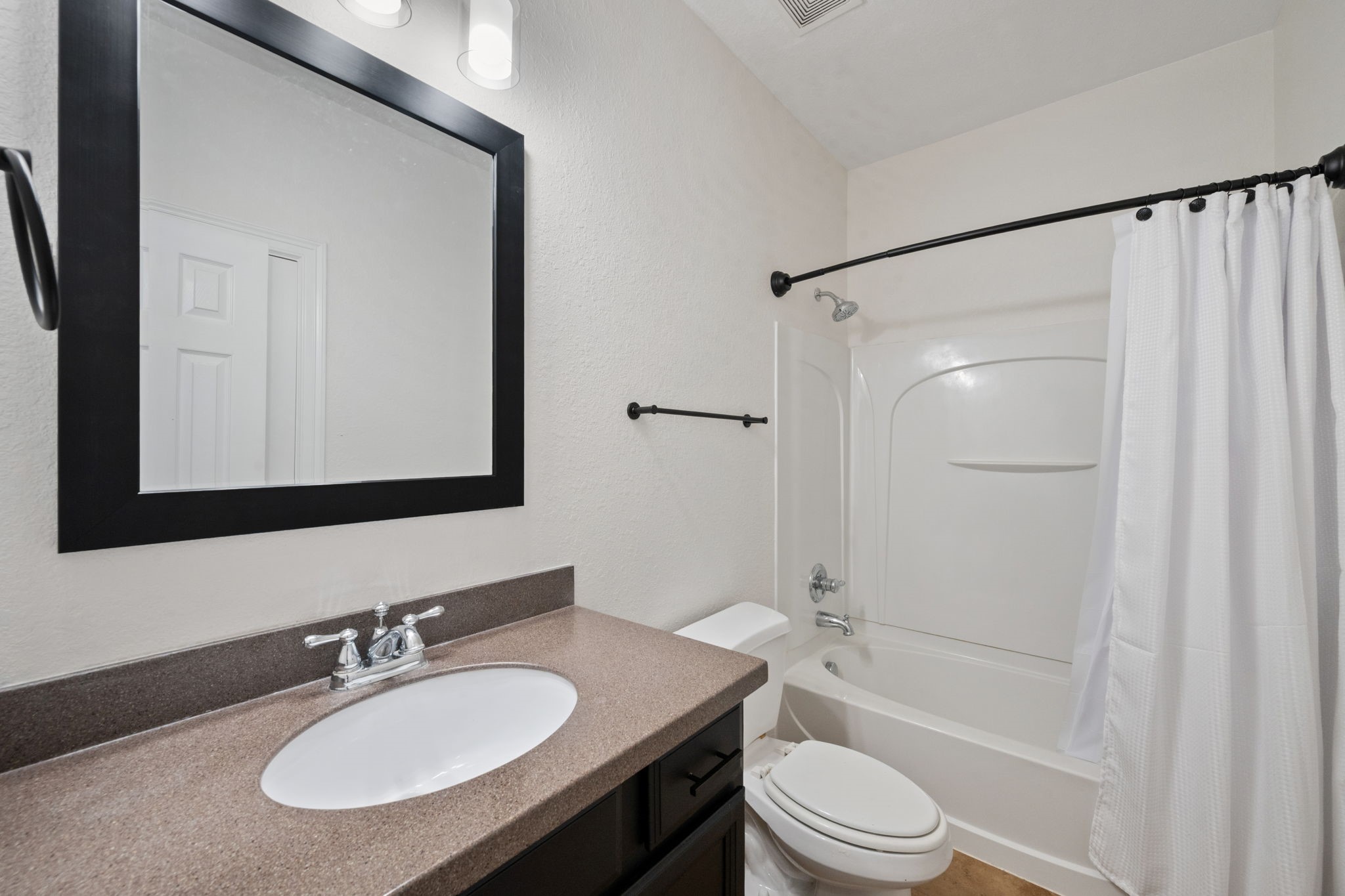 2909 Castleton Bay Lane Property Photo 23