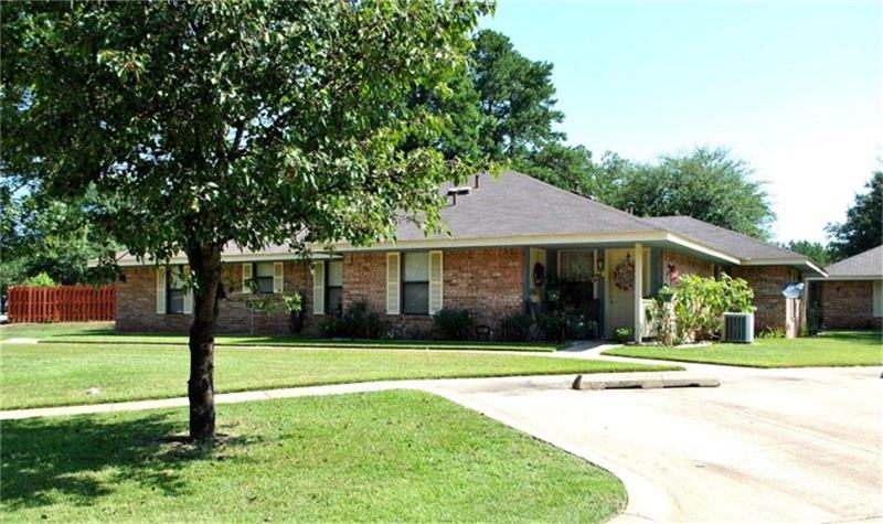 806 E Houston Street Property Photo 1