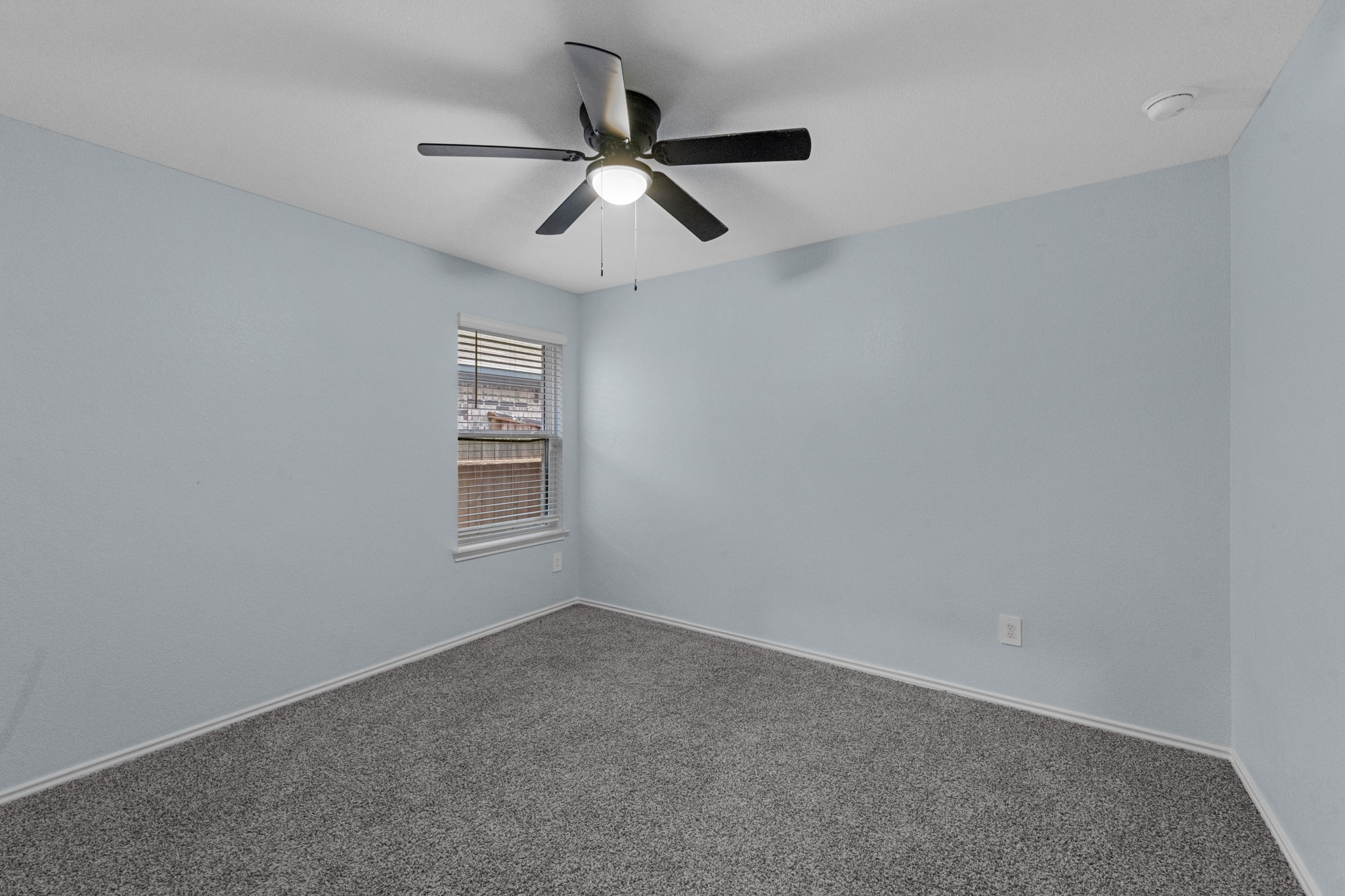 15223 Mayflower Street Property Photo 23