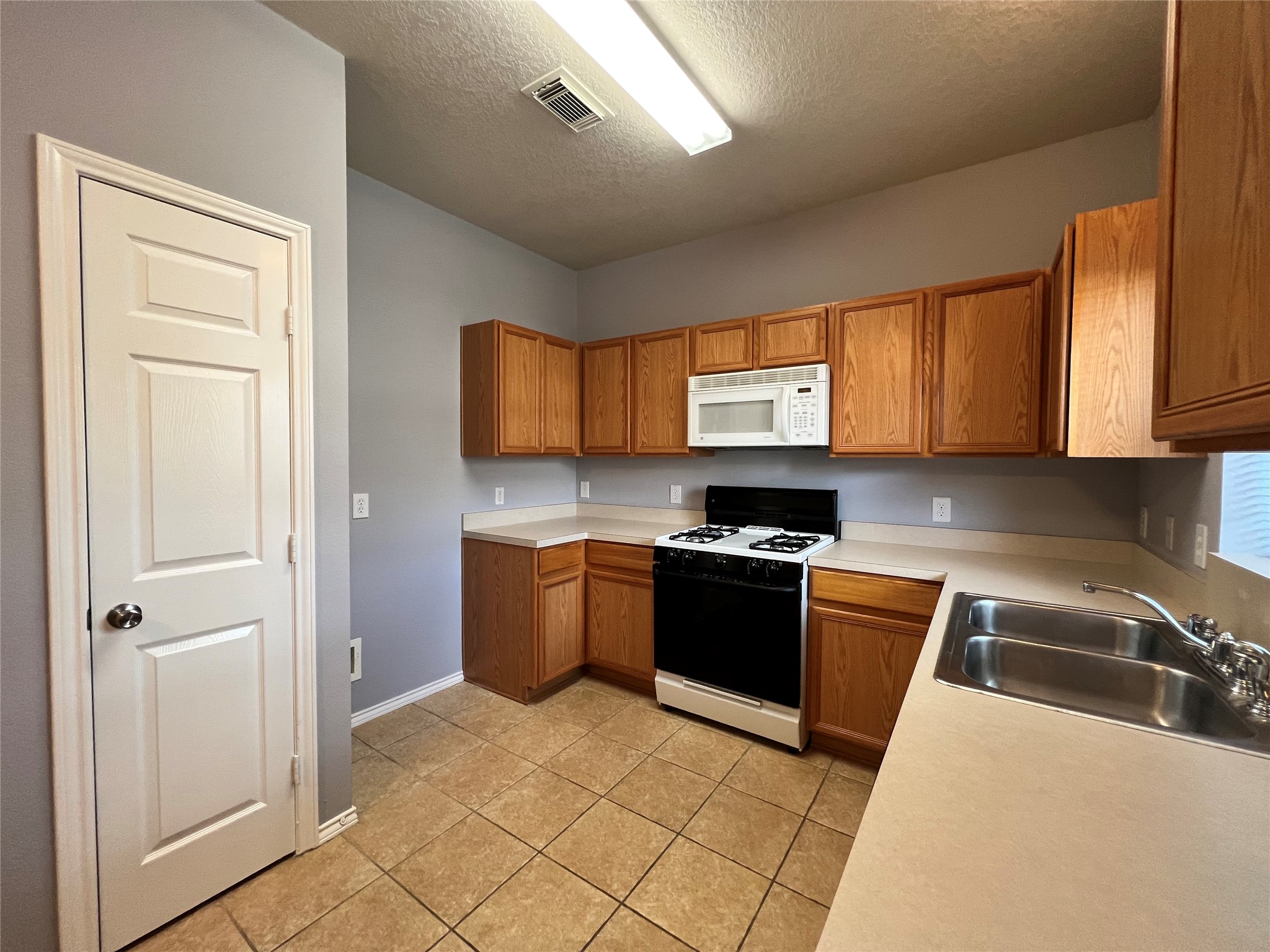 2103 Rustling Trees Way Property Photo 10