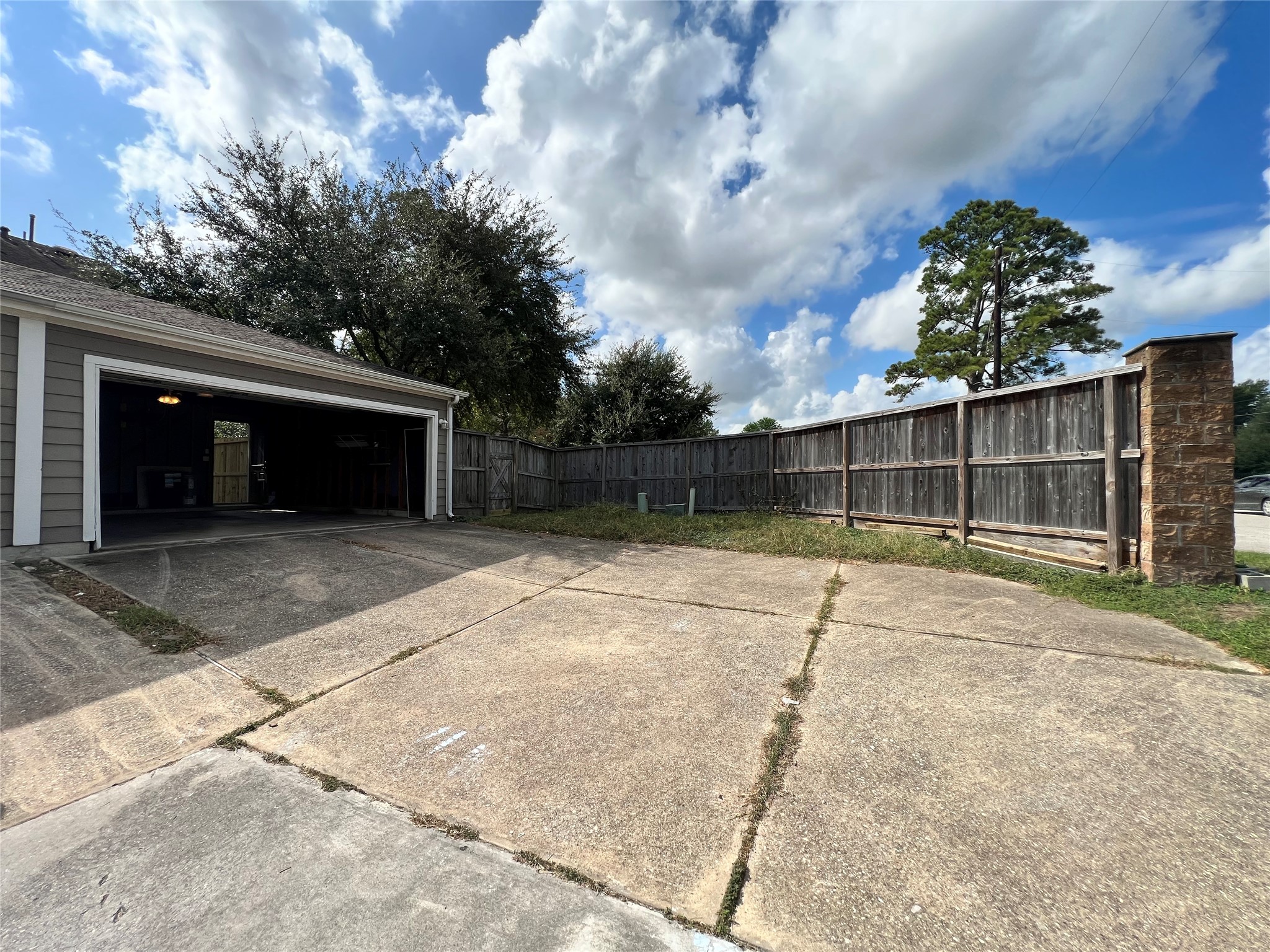 2103 Rustling Trees Way Property Photo 27