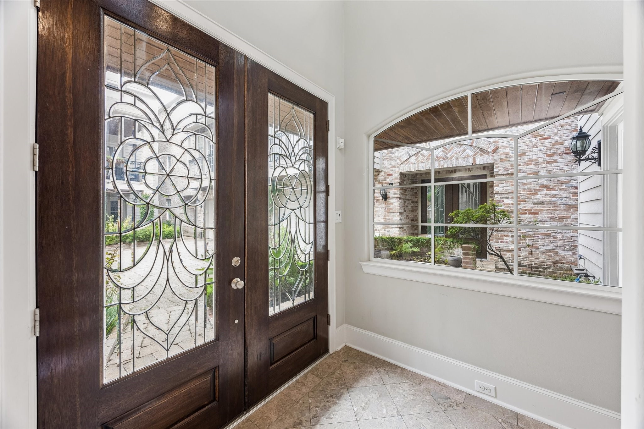 1901 Calumet Street Property Photo 4