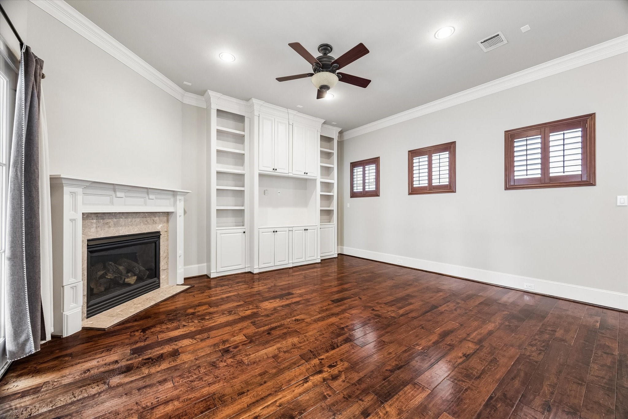 1901 Calumet Street Property Photo 6