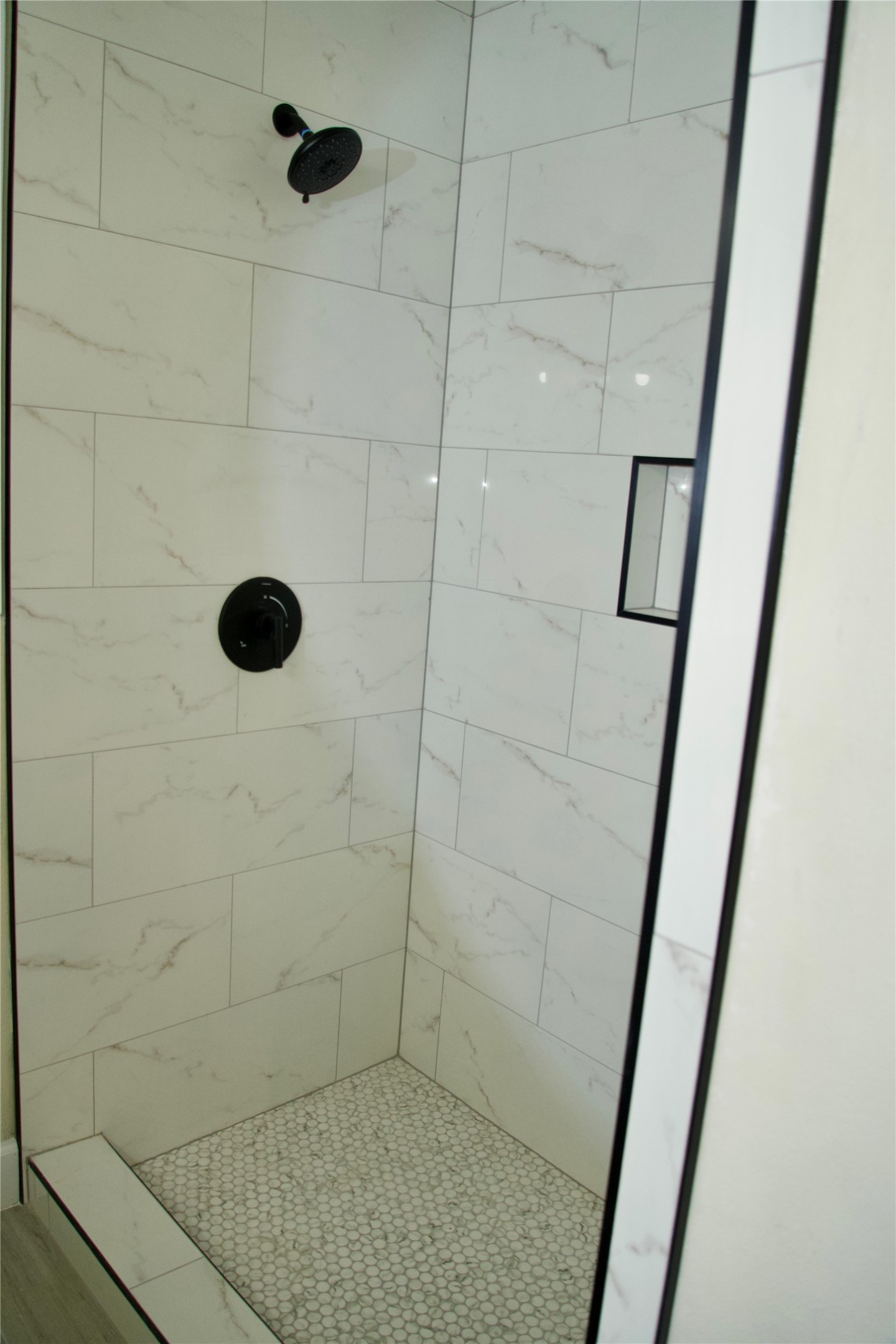2405 Byron Avenue Property Photo 6