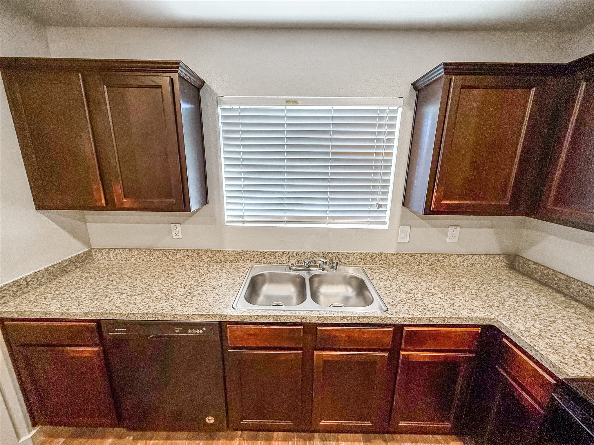 10535 Mills Road 4b Property Photo 11