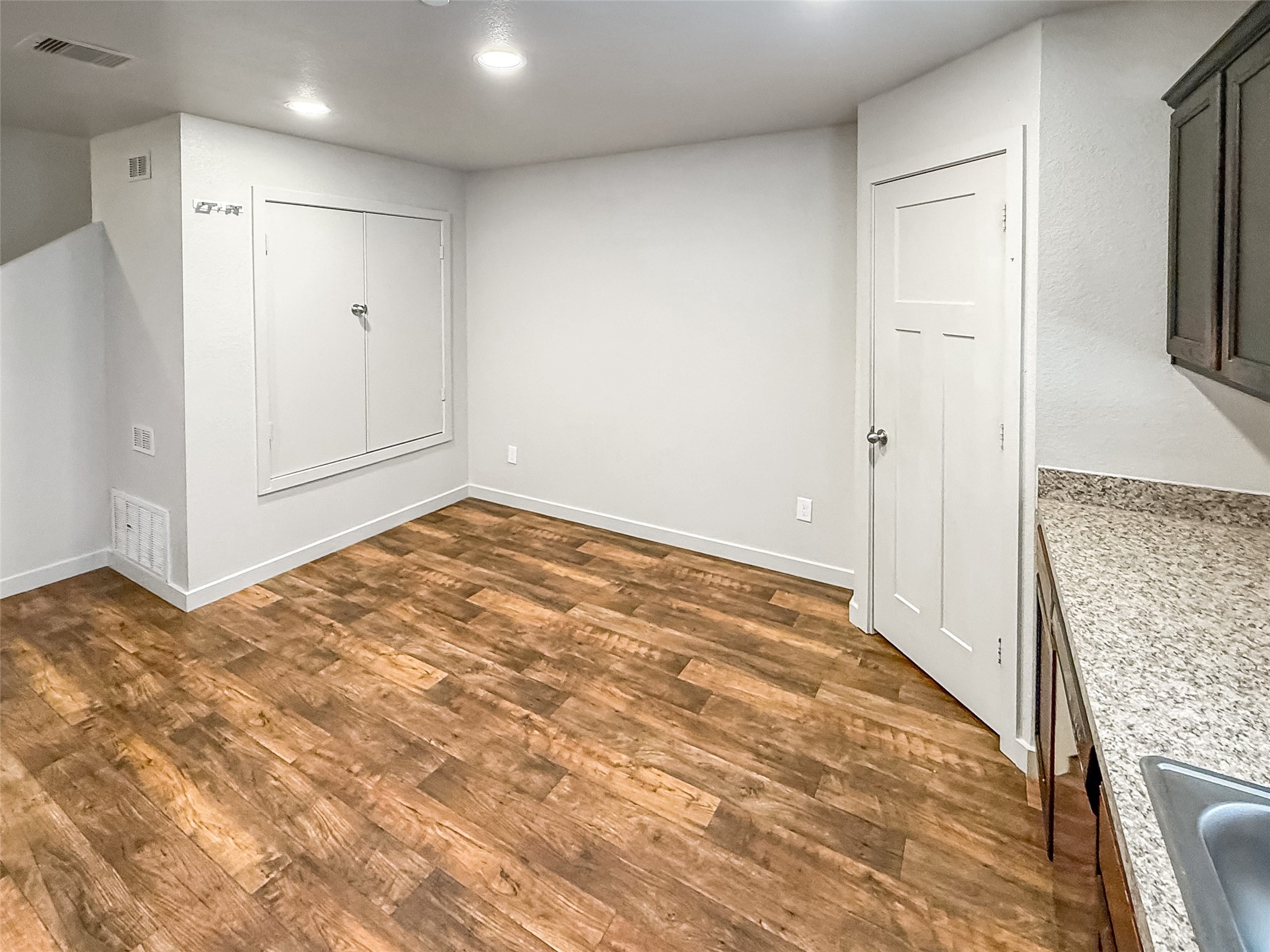 10535 Mills Road 4b Property Photo 13