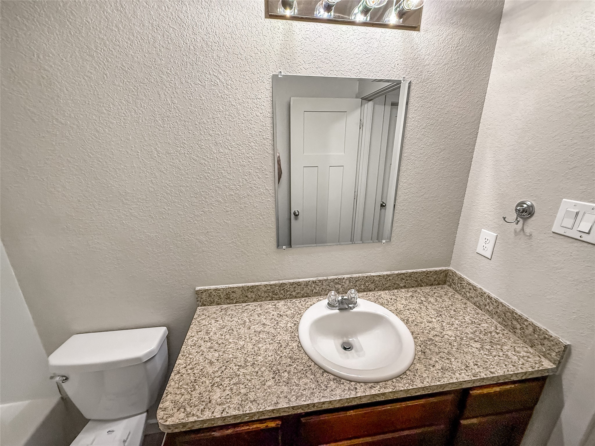 10535 Mills Road 4b Property Photo 24