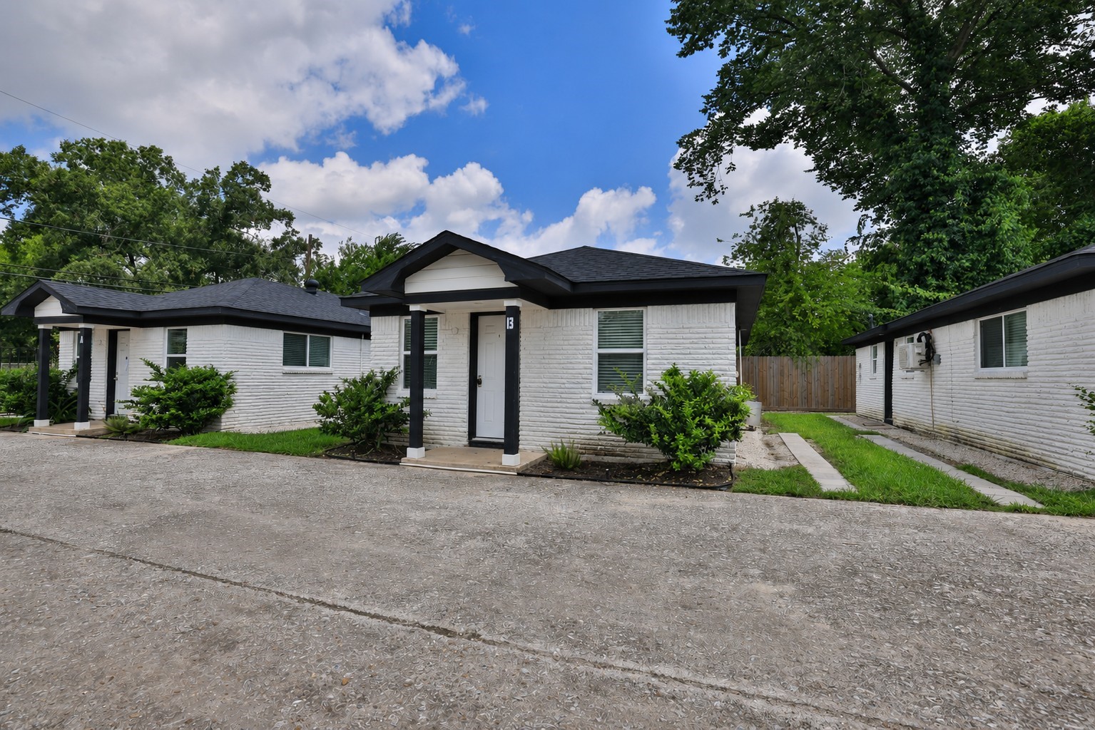 4120 Linn Street E Property Photo 1