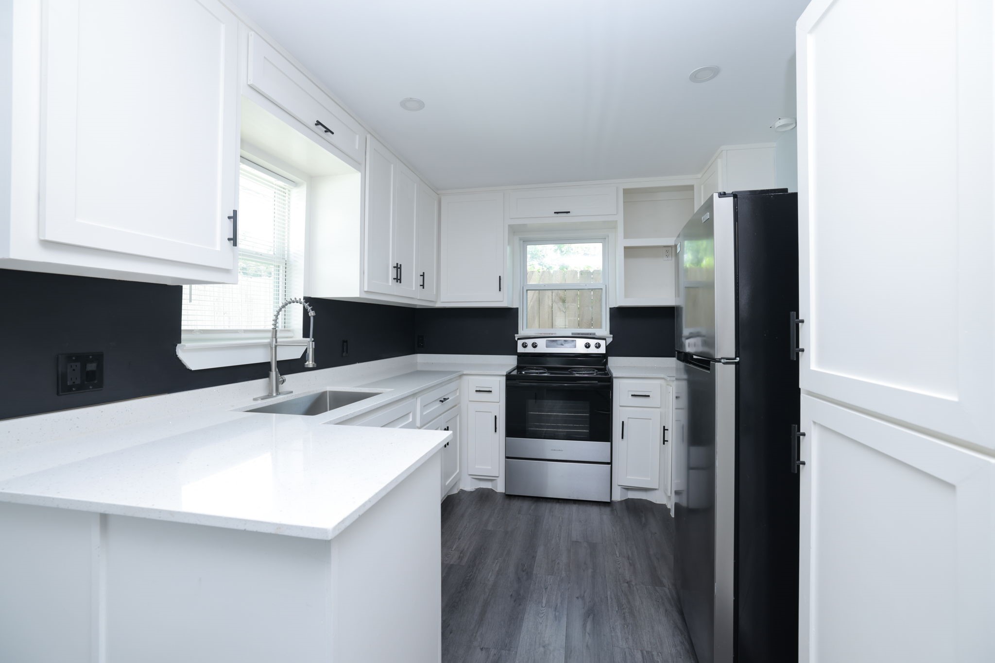 4120 Linn Street E Property Photo 6