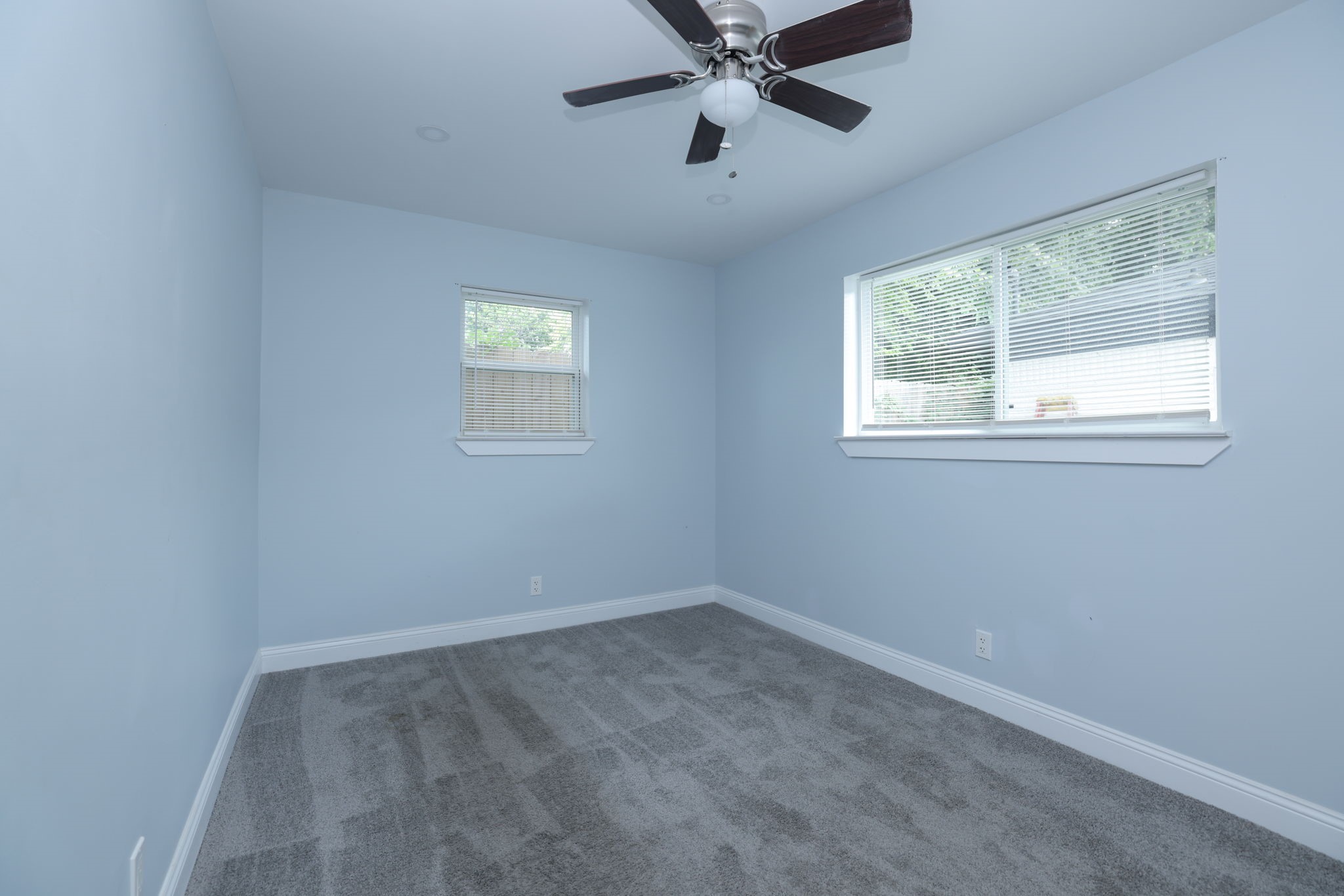 4120 Linn Street E Property Photo 9
