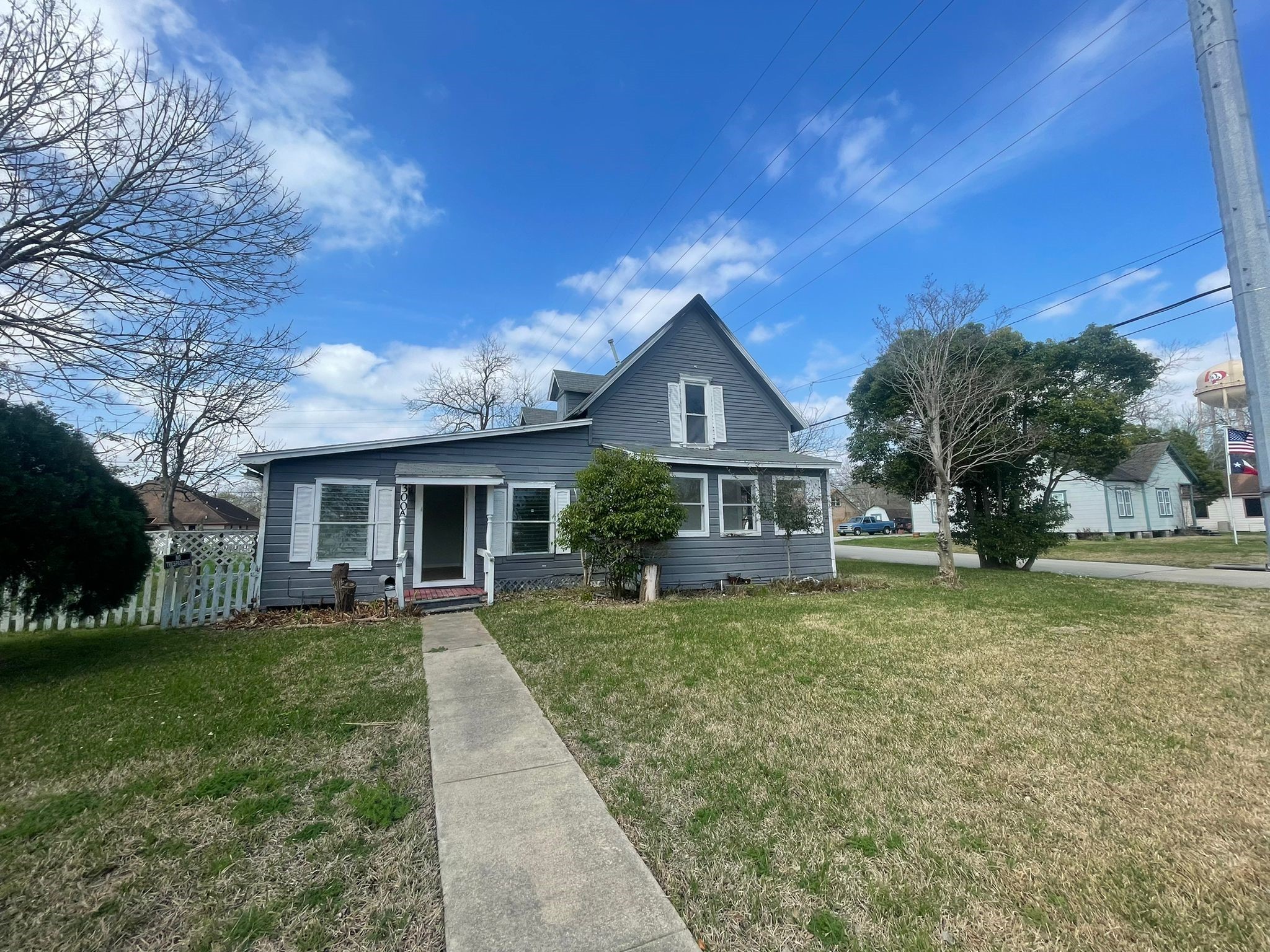 300 S 3rd Street Property Photo 1