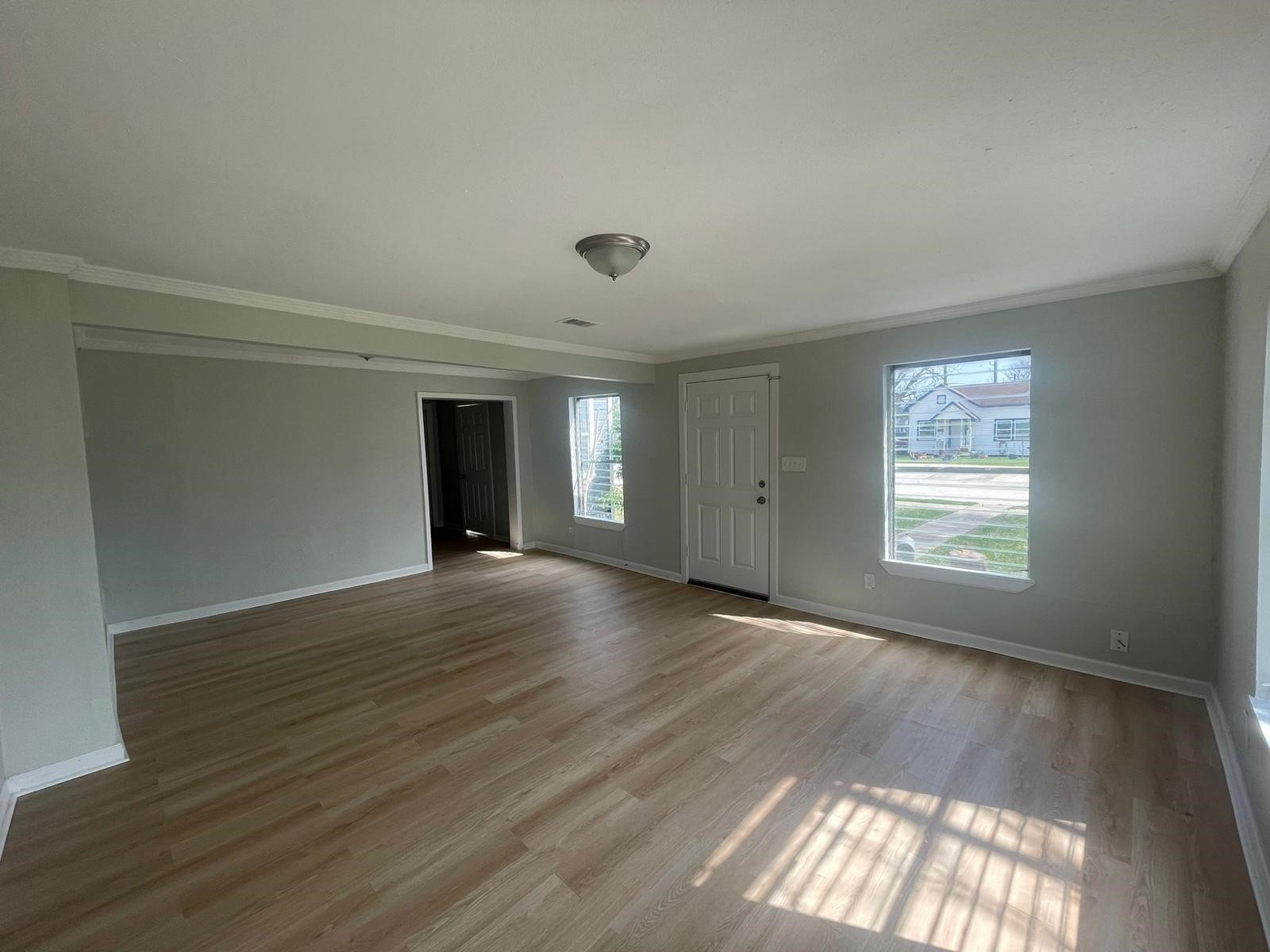 300 S 3rd Street Property Photo 8