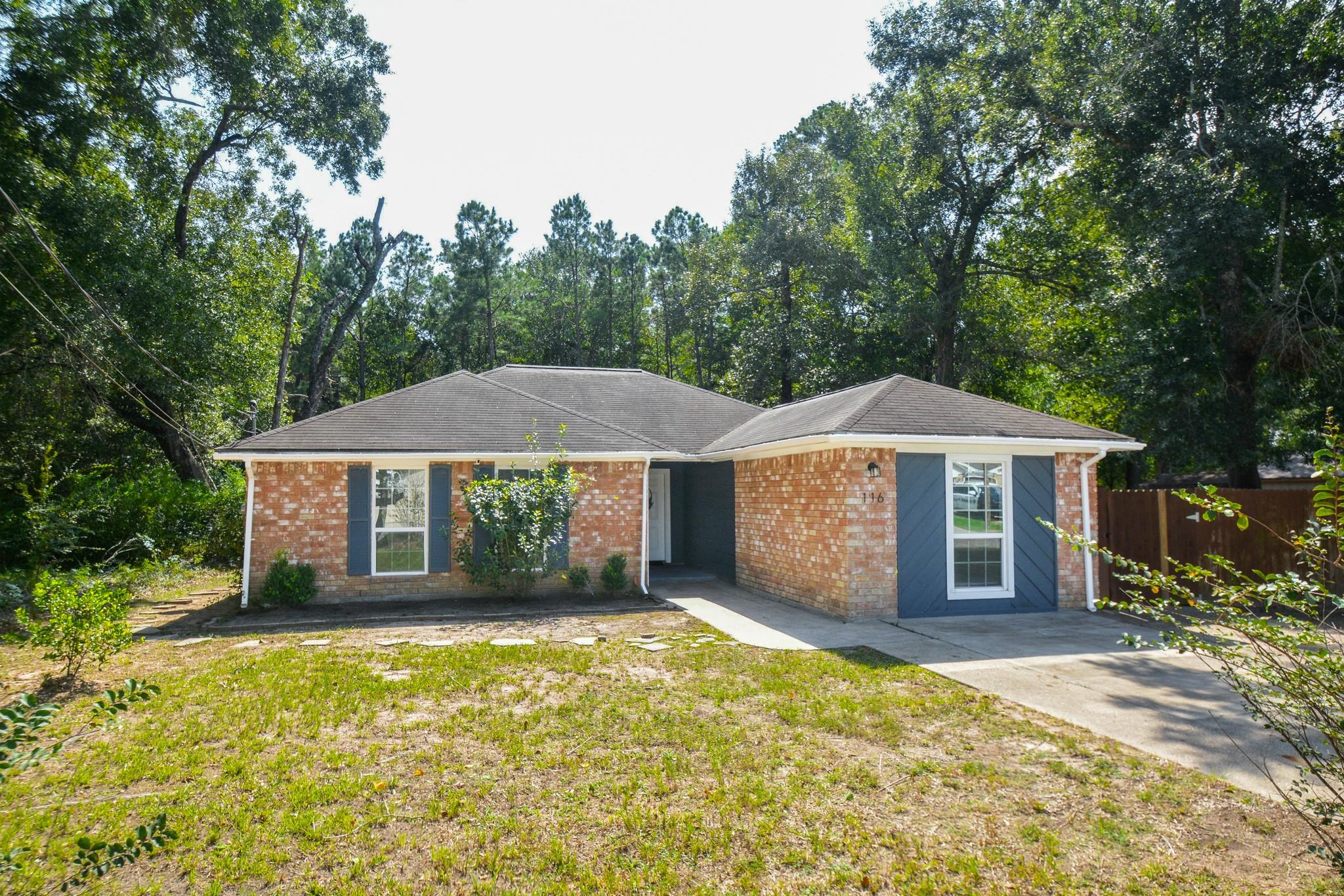 116 Oakmont Drive, Conroe Tx 77301 Property Photo 1