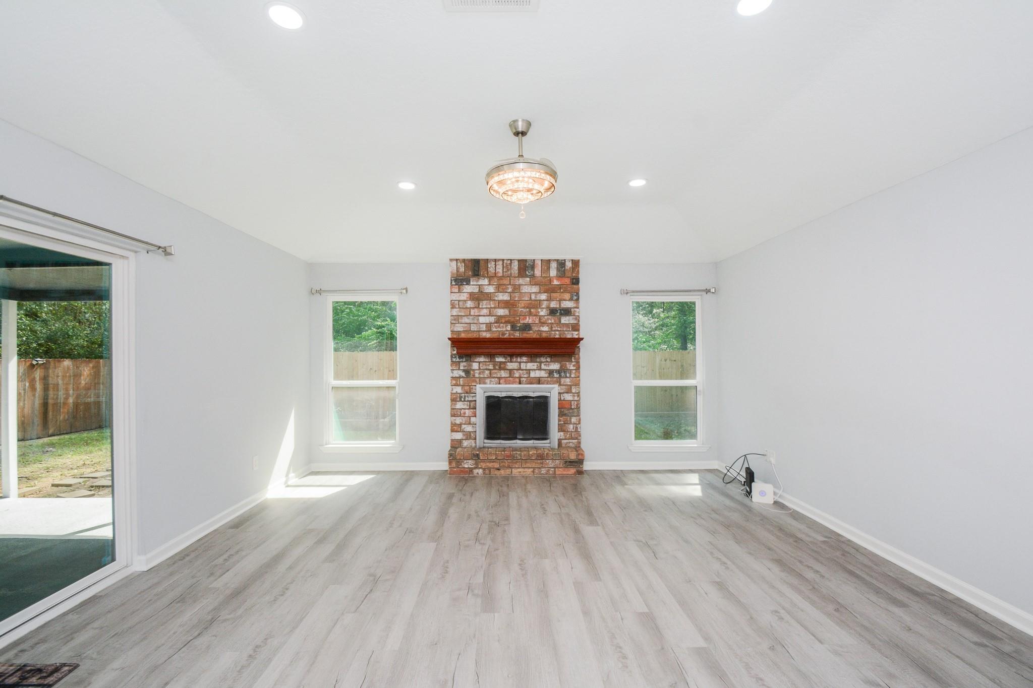 116 Oakmont Drive, Conroe Tx 77301 Property Photo 5