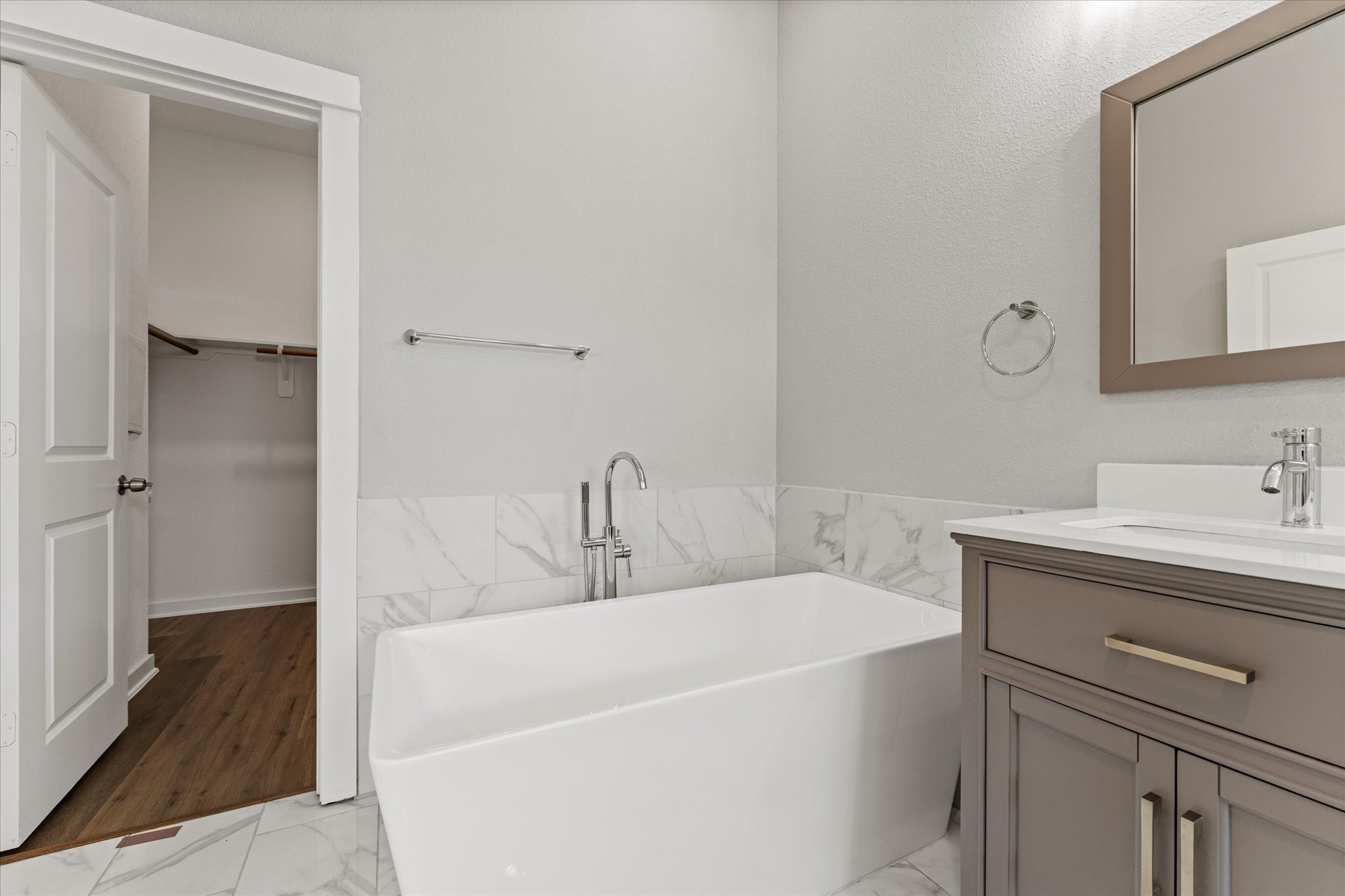 802 Berry Sage Lane Property Photo 15