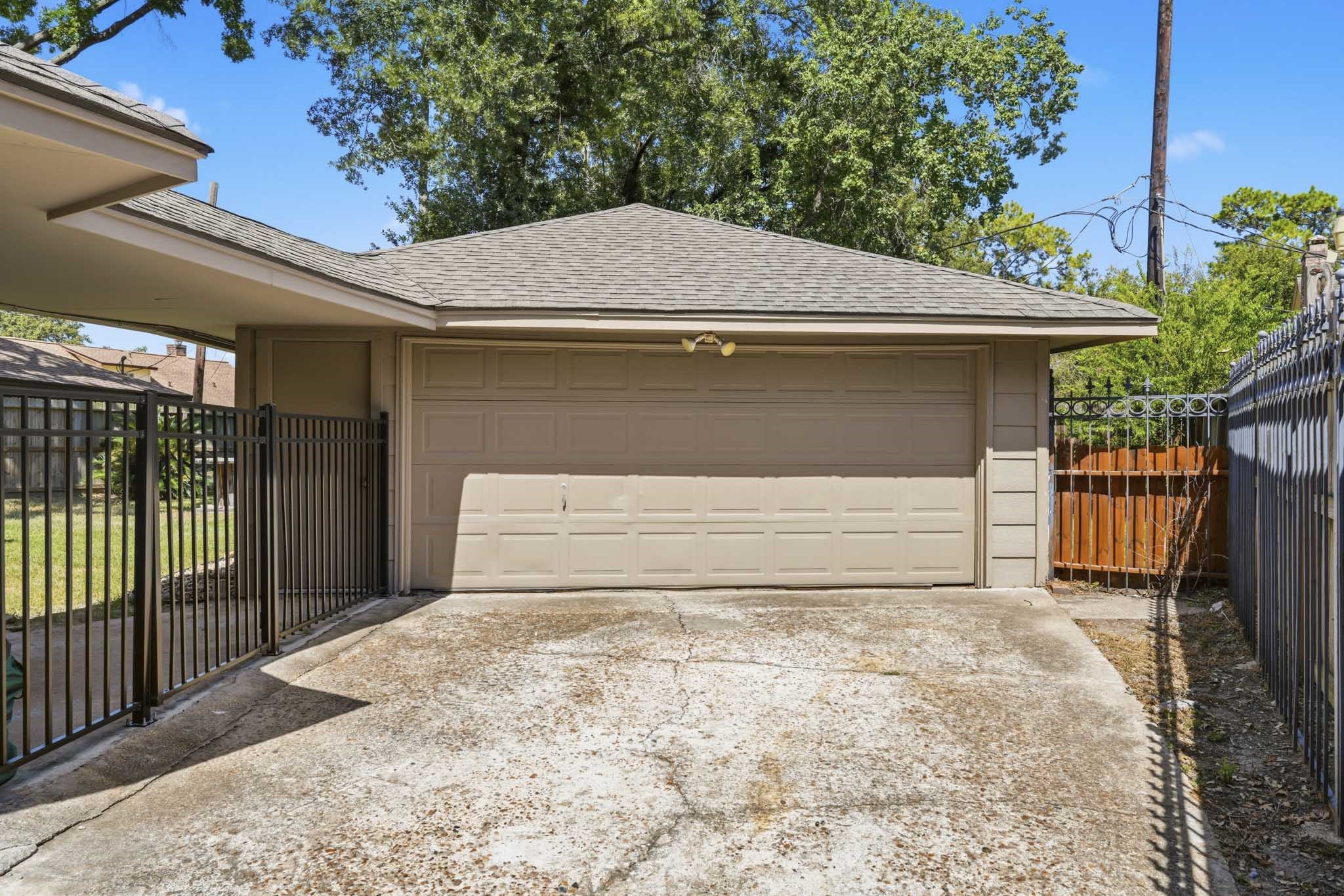 11810 Rowood Drive Property Photo 4