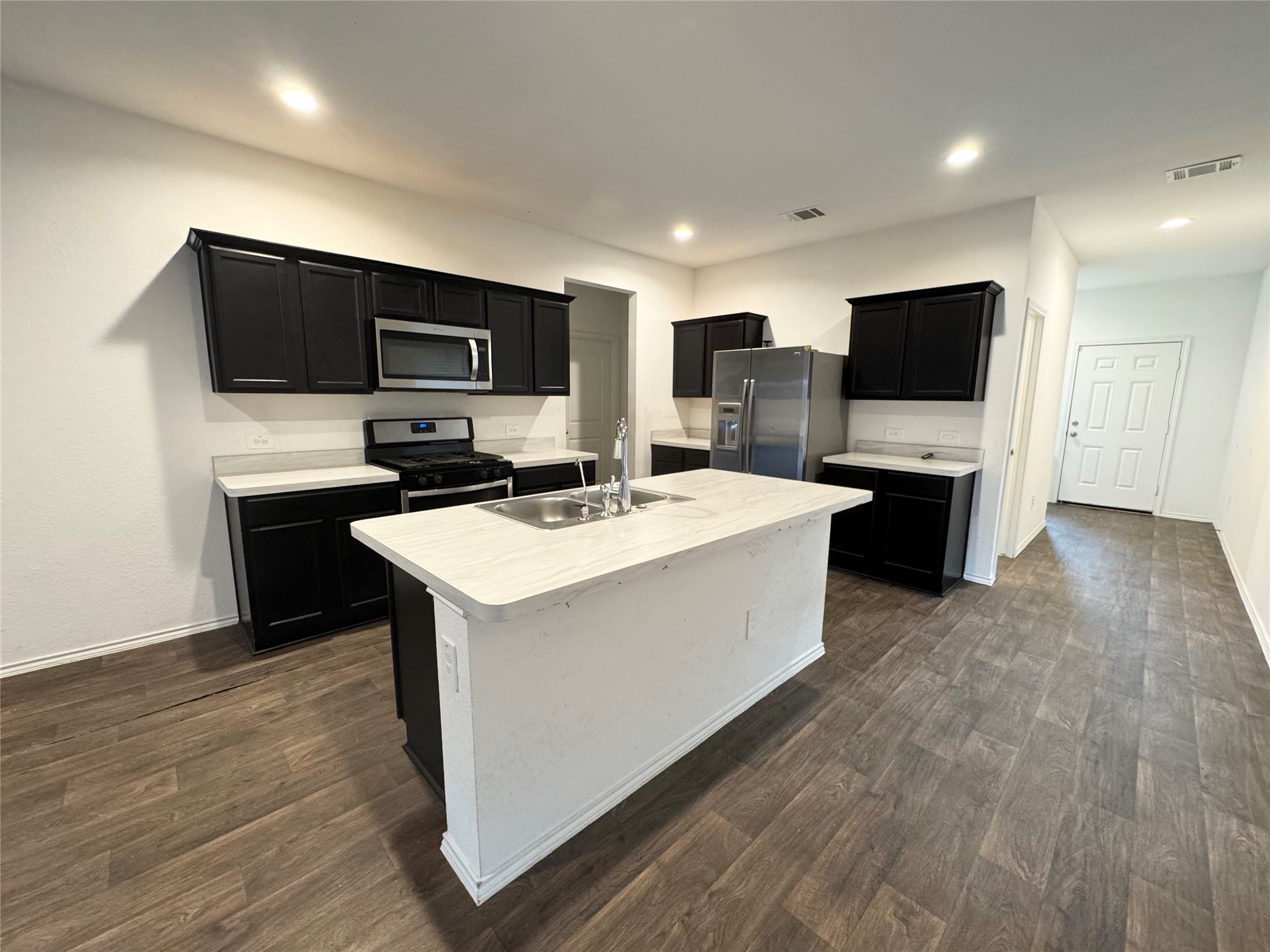 14874 Cypress Hollow Drive Property Photo 4