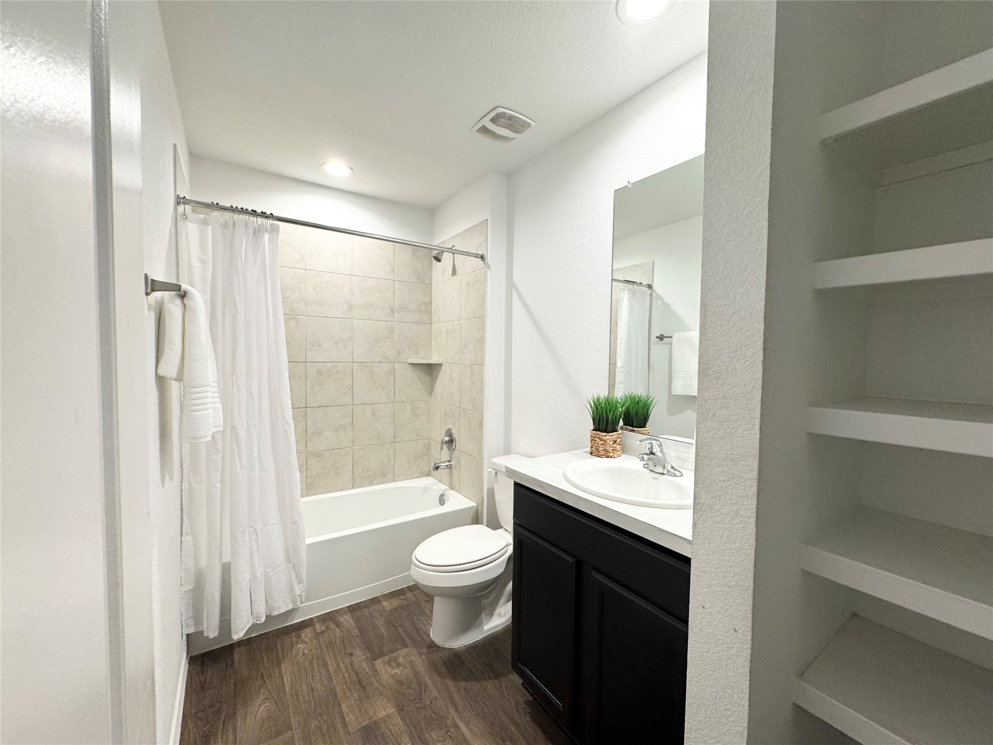 14874 Cypress Hollow Drive Property Photo 17