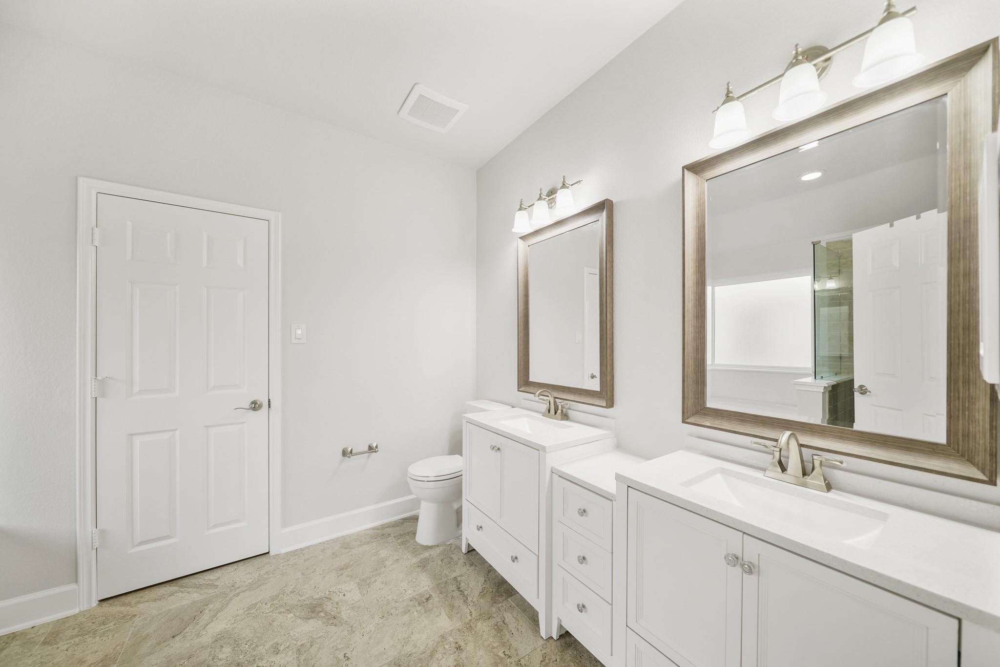 2714 Crestbrook Court Property Photo 14