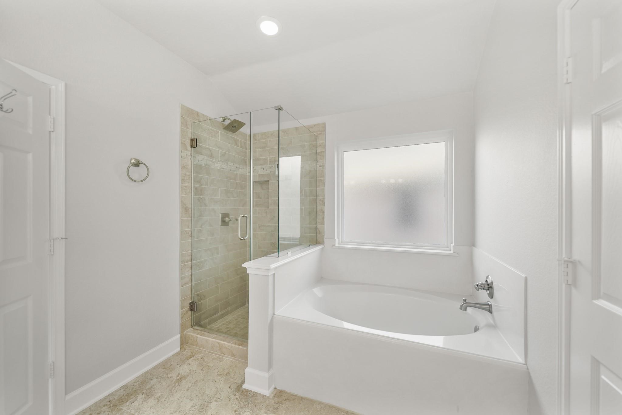 2714 Crestbrook Court Property Photo 15