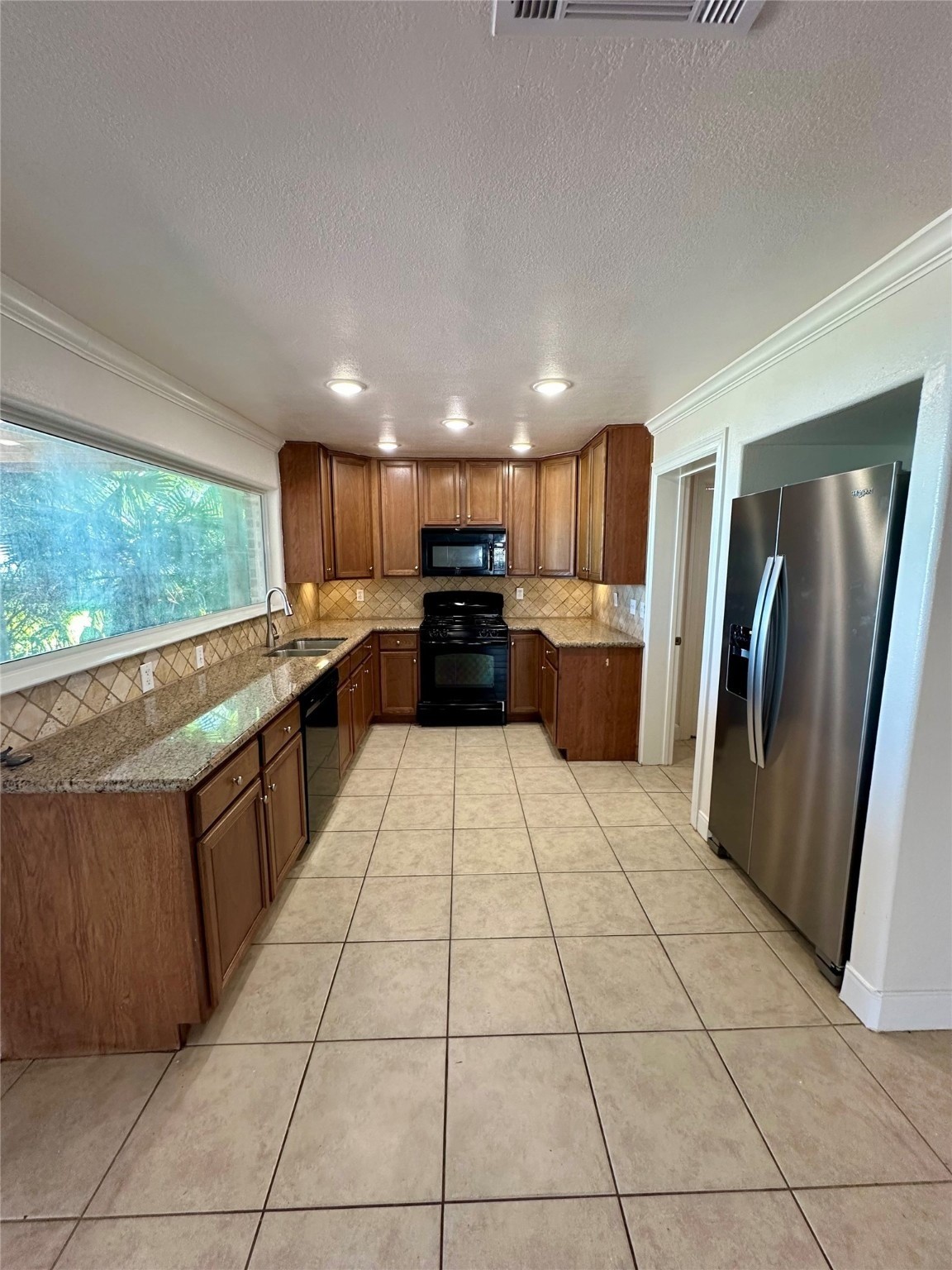 415 2nd Street Property Photo 10