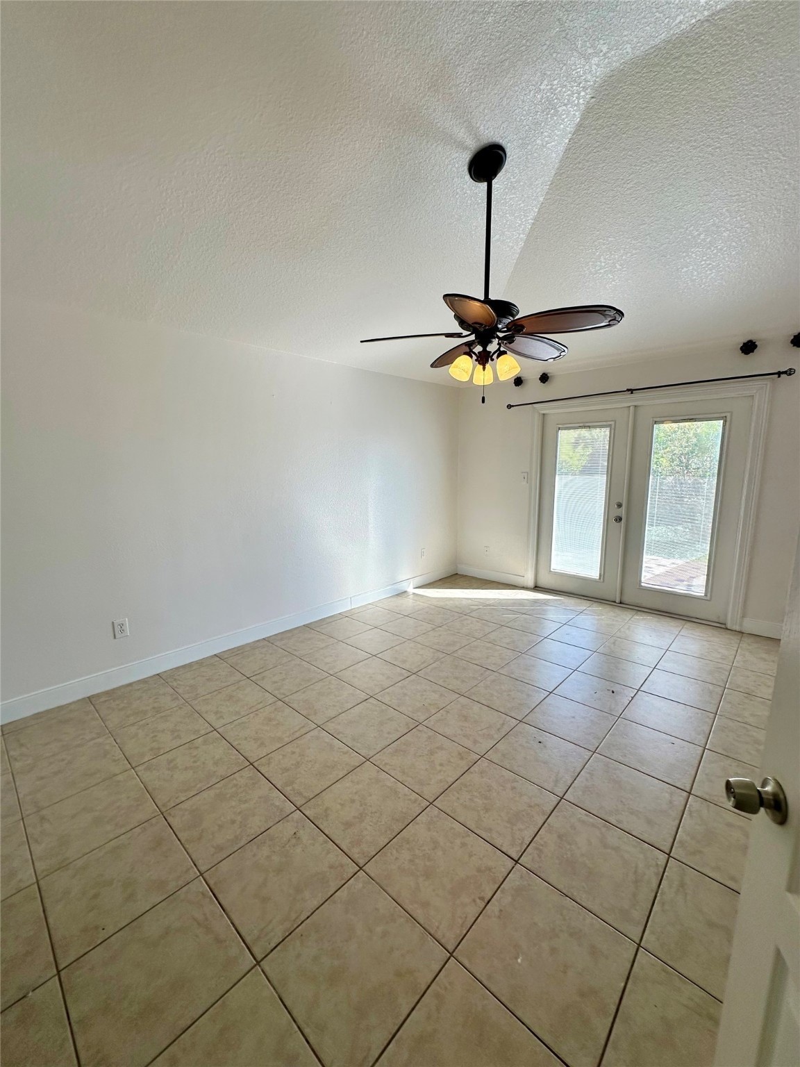 415 2nd Street Property Photo 16