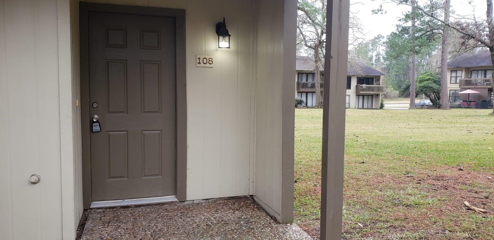 15919 Golf Club Drive 108 Property Photo 9