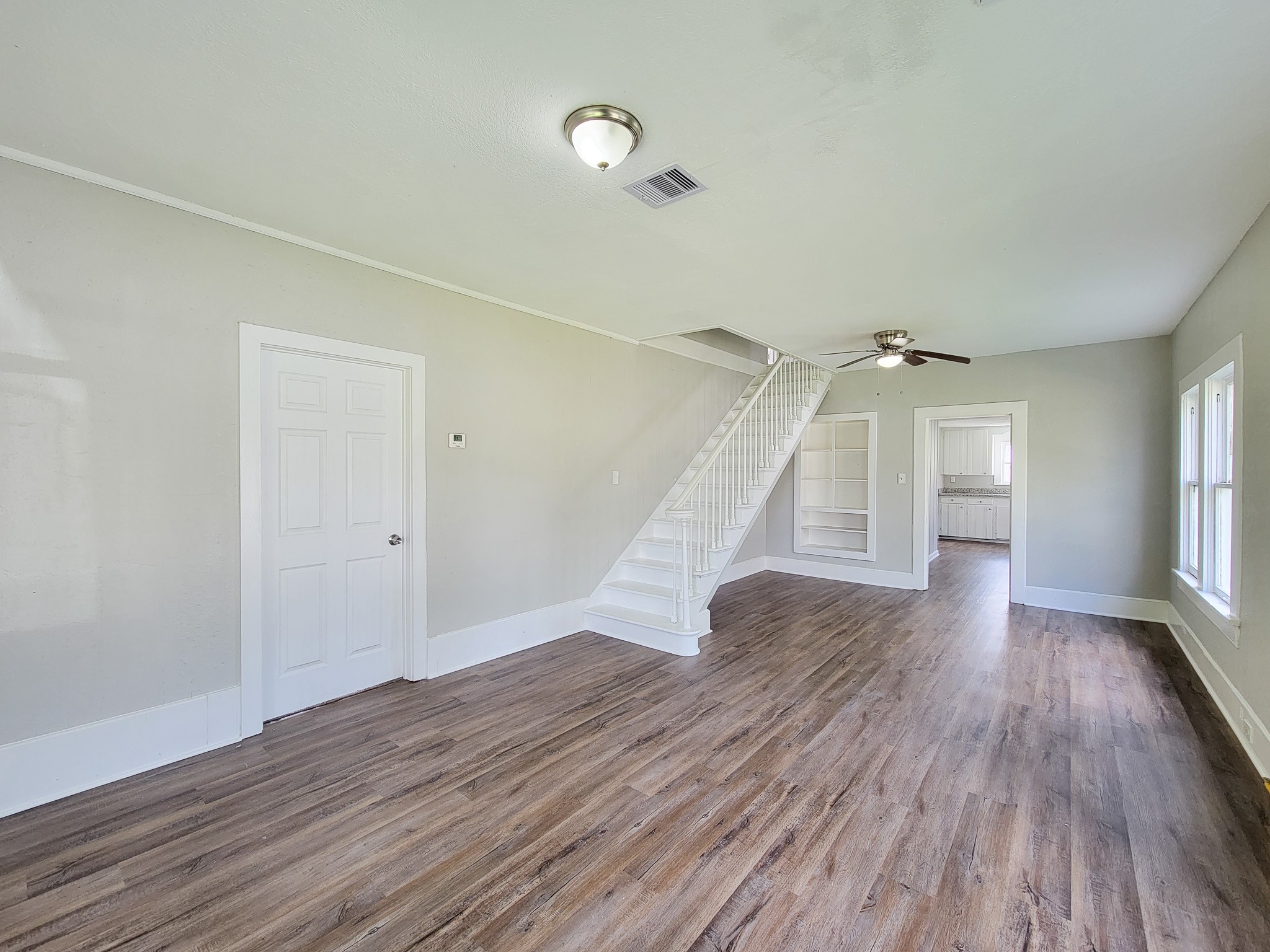 605 N Avenue A Property Photo 4