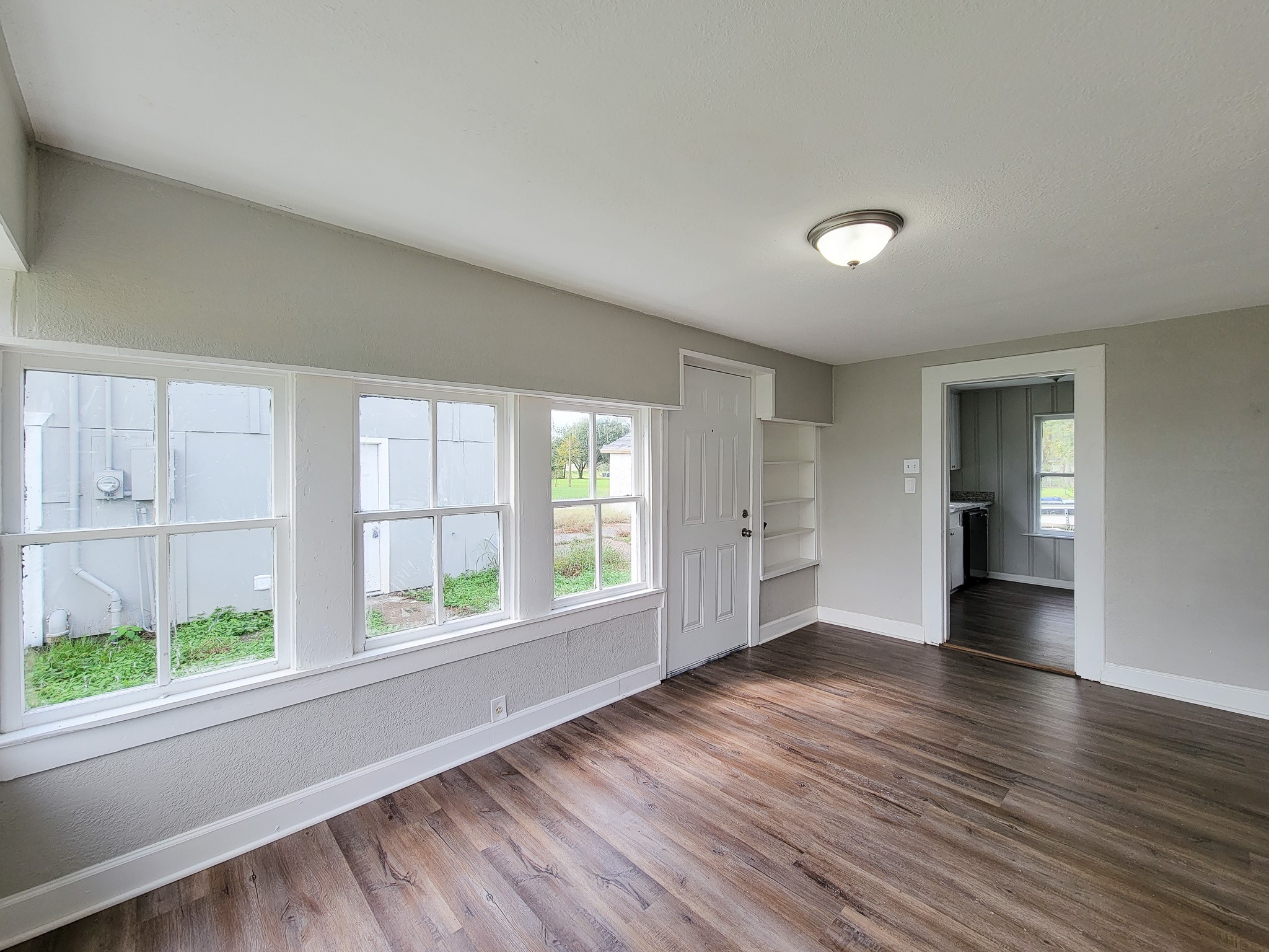 605 N Avenue A Property Photo 9